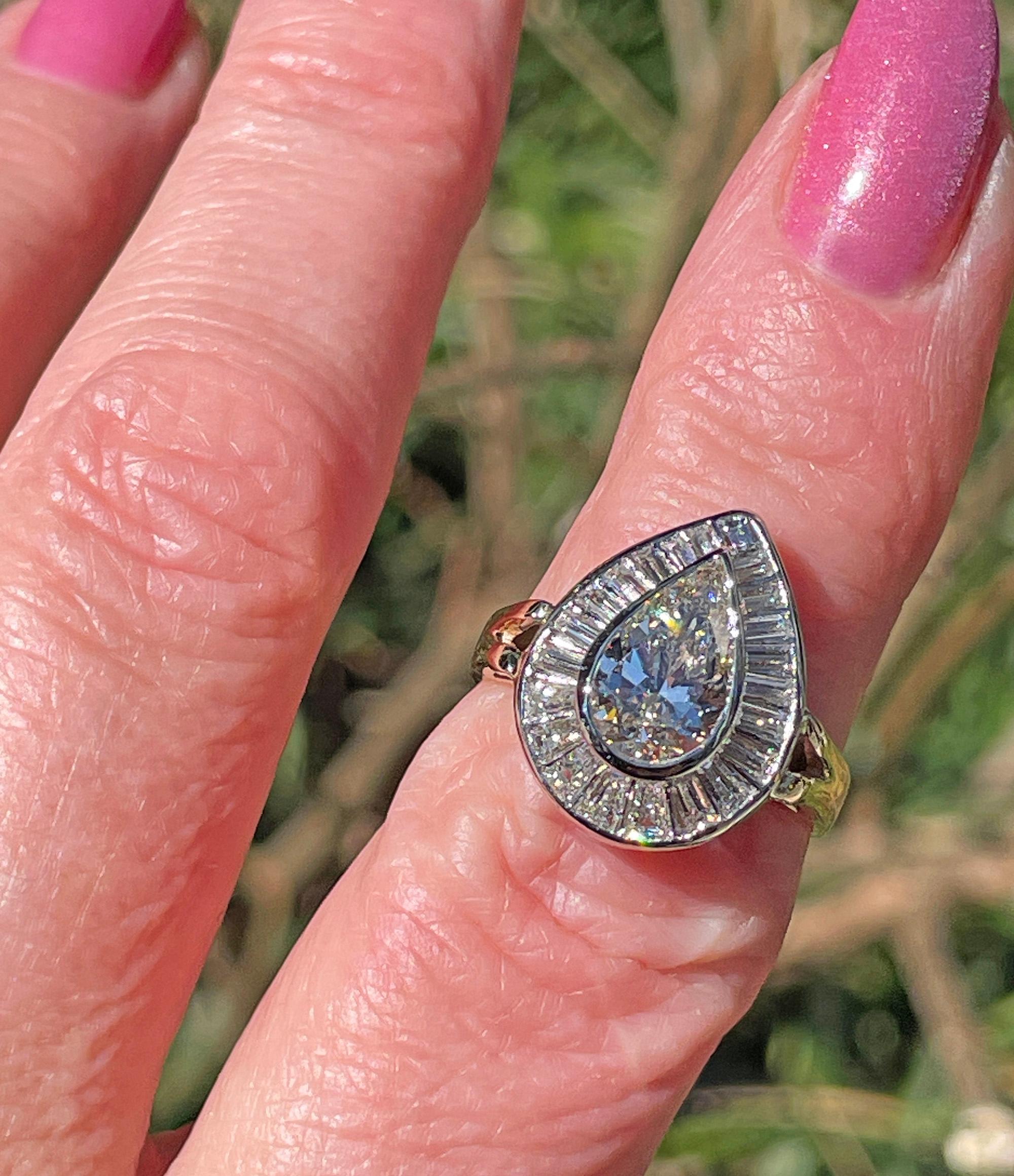 Vintage GIA 3.58ct Pear Shaped Bezel-Set Diamond Ballerina 14KWY Gold Ring For Sale 12
