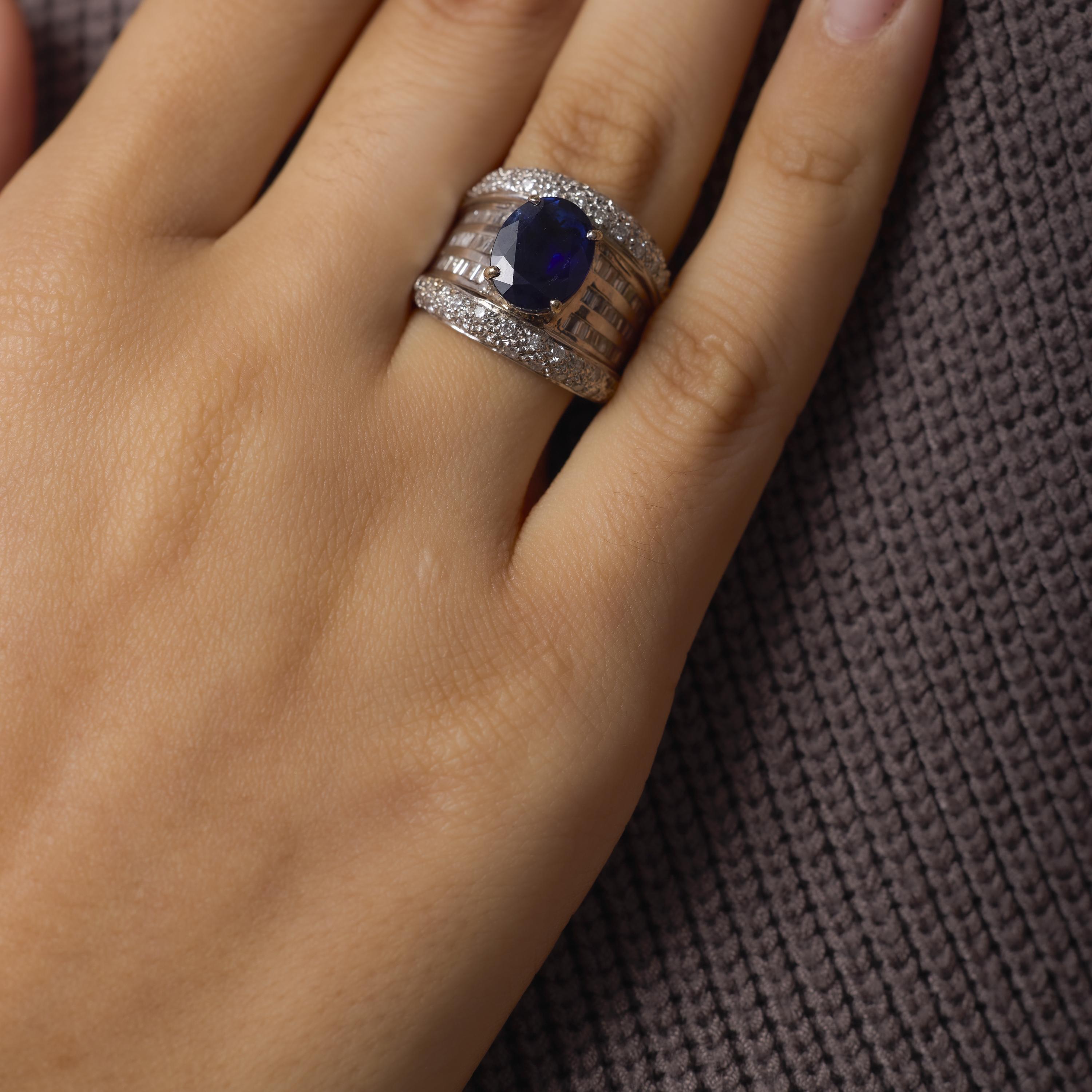 Vintage GIA 3.90 carat sapphire diamond 18k white gold cocktail ring Corte oval en venta