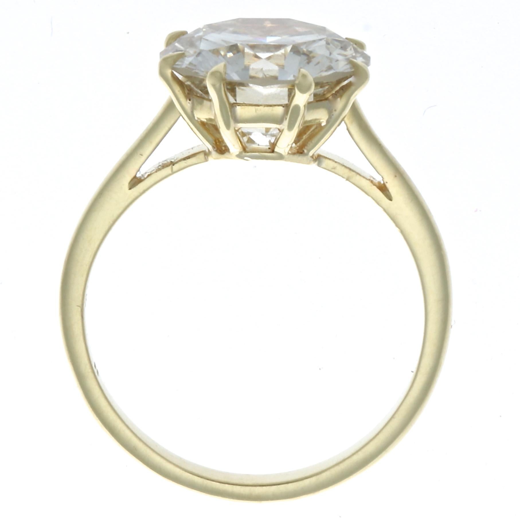 Vintage GIA 4.06 Carat 18 Karat Solitaire Engagement Gold Ring In Excellent Condition In Beverly Hills, CA