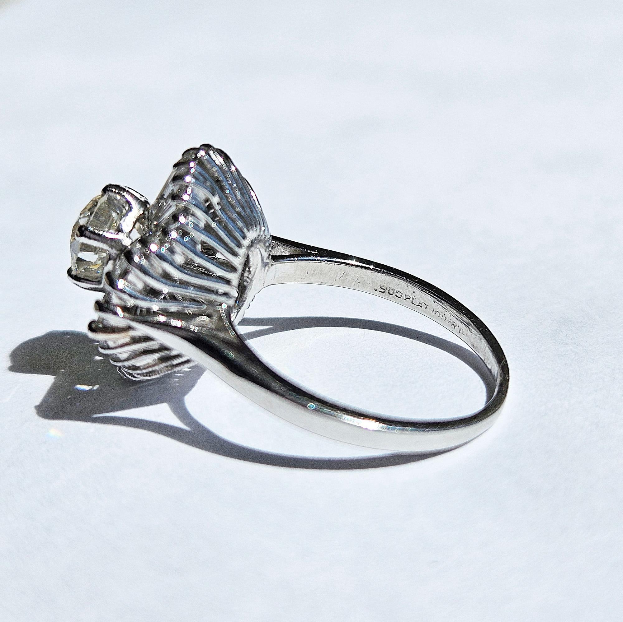 Vintage GIA 4.06ctw Old European Cut Diamond Ballerina Cocktail Platinum Ring In Good Condition For Sale In New York, NY