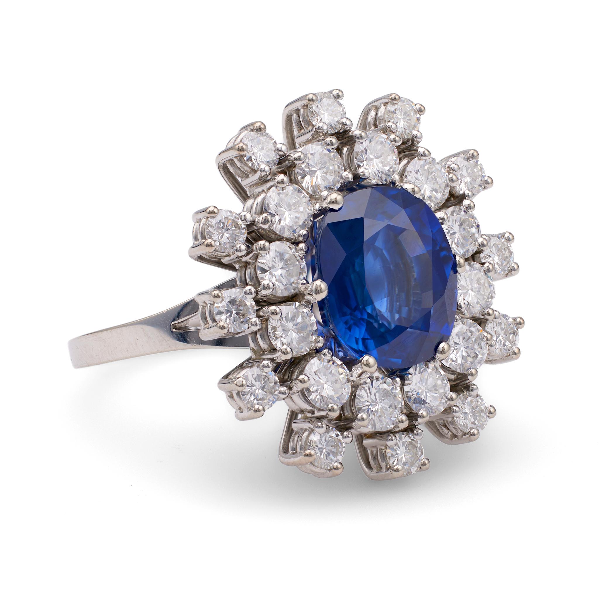 Vintage GIA 4.20 Carat Madagascan Sapphire and Diamond 18k White Gold Ring In Good Condition For Sale In Beverly Hills, CA