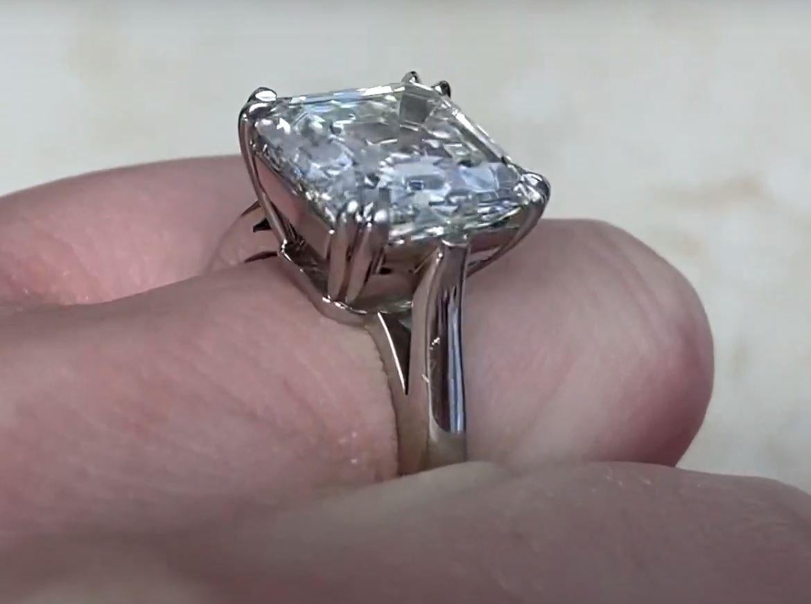 Vintage GIA 6.01ct Asscher Cut Diamond Engagement Ring, Platinum, Circa 1950 For Sale 4