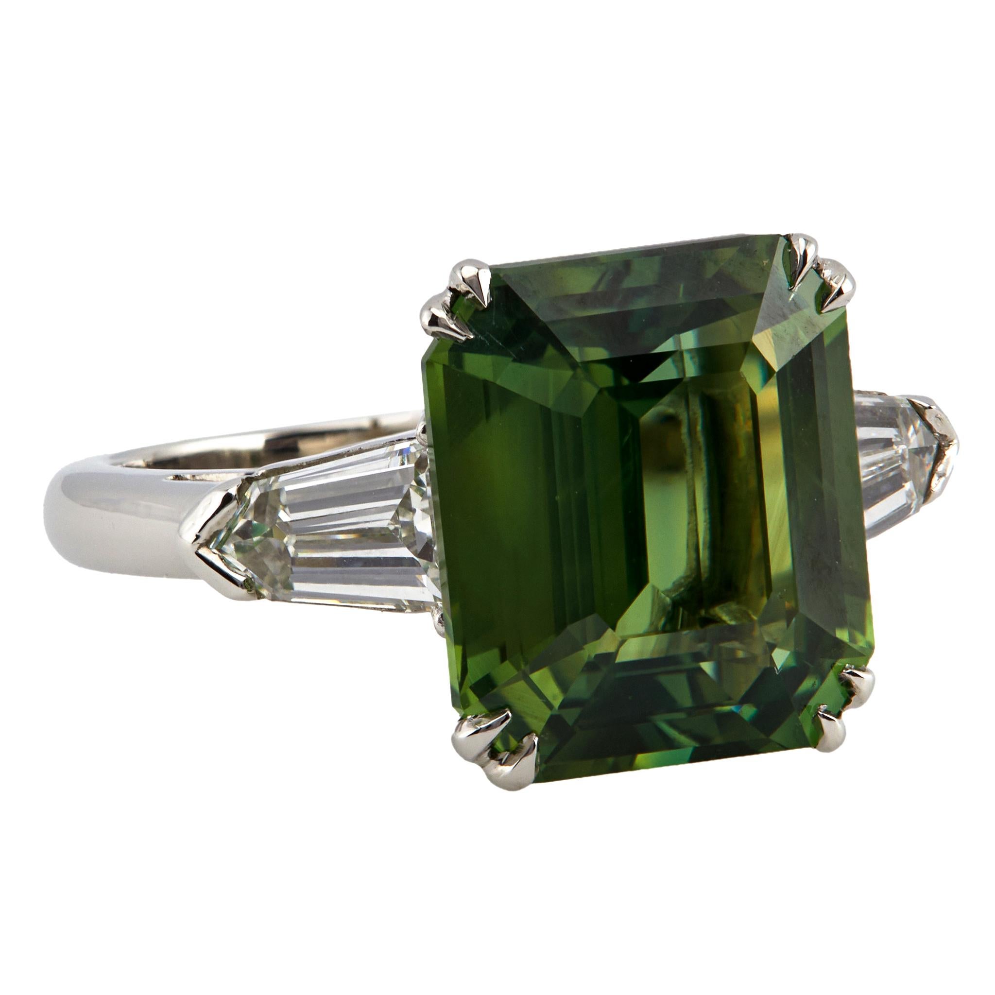 Women's or Men's Vintage GIA 7.03 Carat Yellowish Green Sapphire and Diamond Platinum Ring
