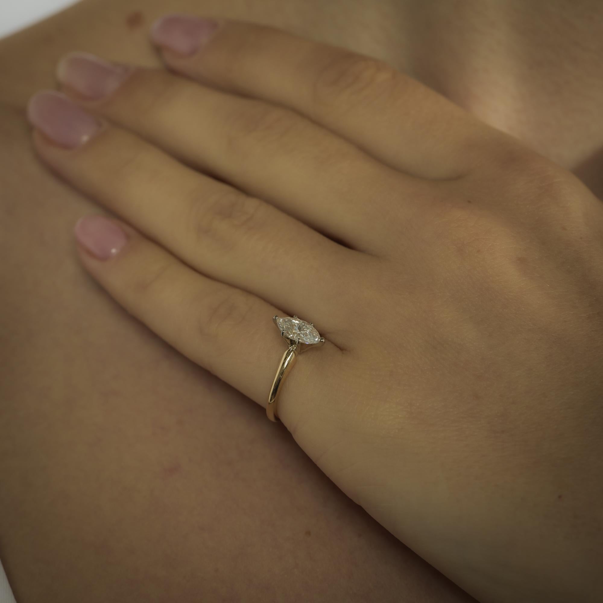 Donna Anello di fidanzamento vintage in oro giallo 14k con diamante taglio marquise da 0,76 carati GIA in vendita