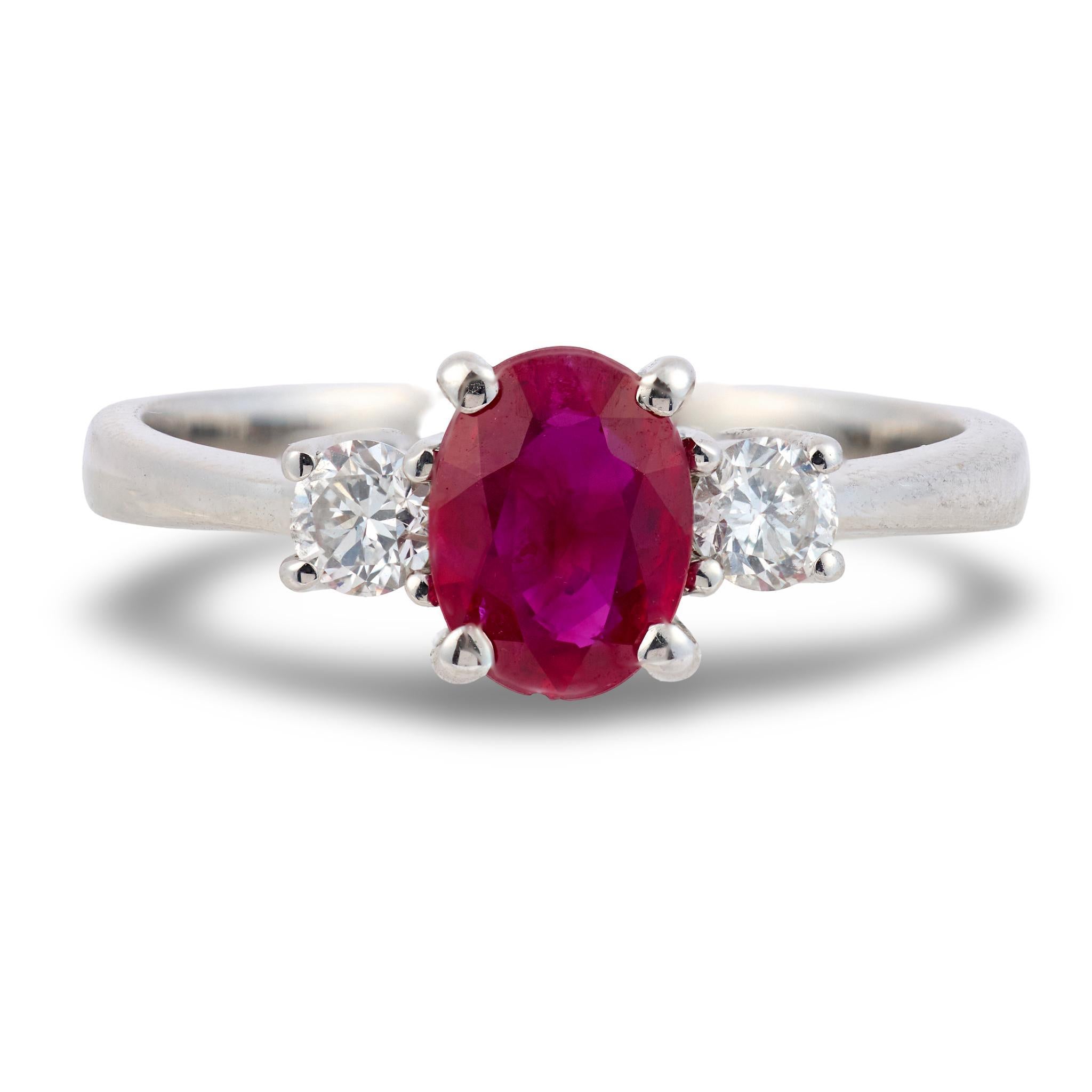 Vintage GIA Burma Rubin Diamant 18k Weißgold Verlobungsring (Zeitgenössisch) im Angebot