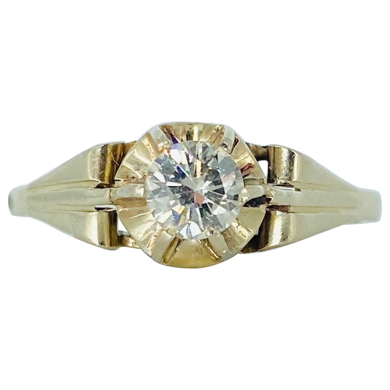 Anello di fidanzamento con diamante rotondo vintage certificato GIA da 0,40 carati in oro bianco 14k in vendita