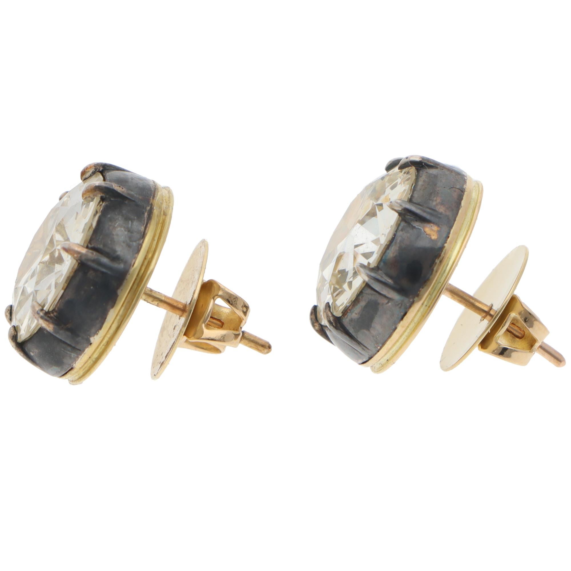 Vintage GIA Certified 12.52ct Old European Cut Diamond Earrings In Excellent Condition For Sale In London, GB