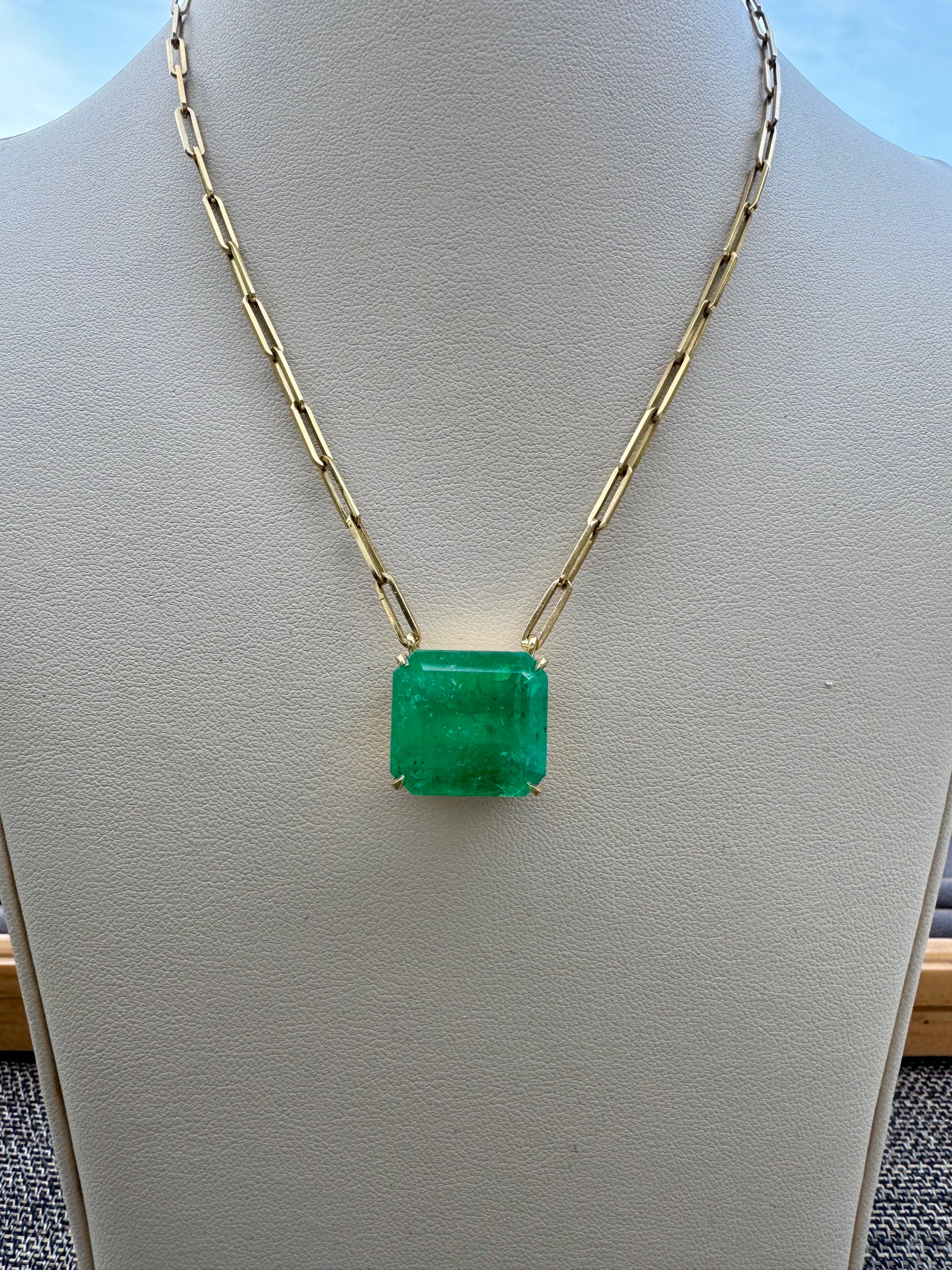 Vintage By Certified 20 Ct Emerald cut Colombian Emerald Collana in oro 18 Kt Y in vendita 6