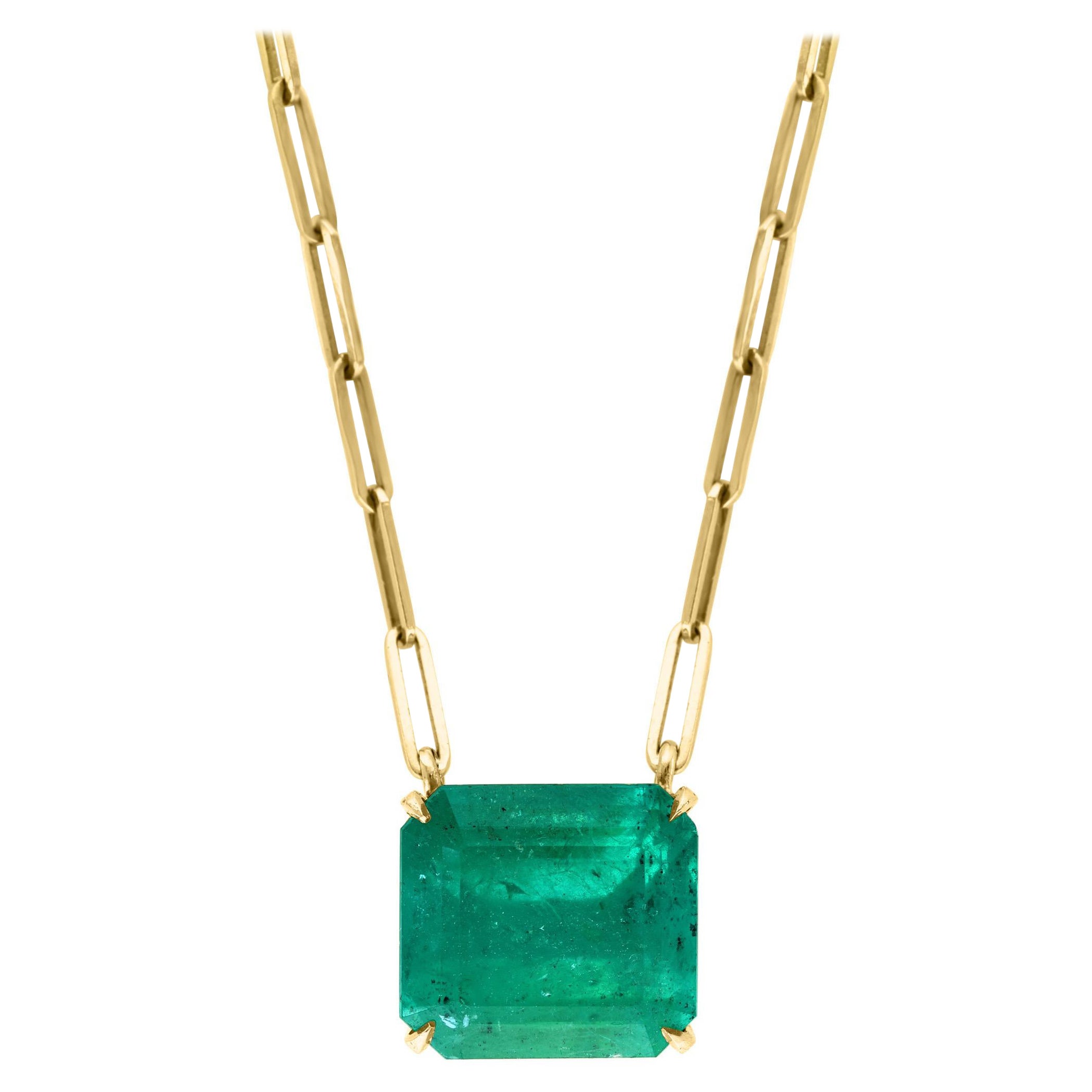 Vintage By Certified 20 Ct Emerald cut Colombian Emerald Collana in oro 18 Kt Y in vendita