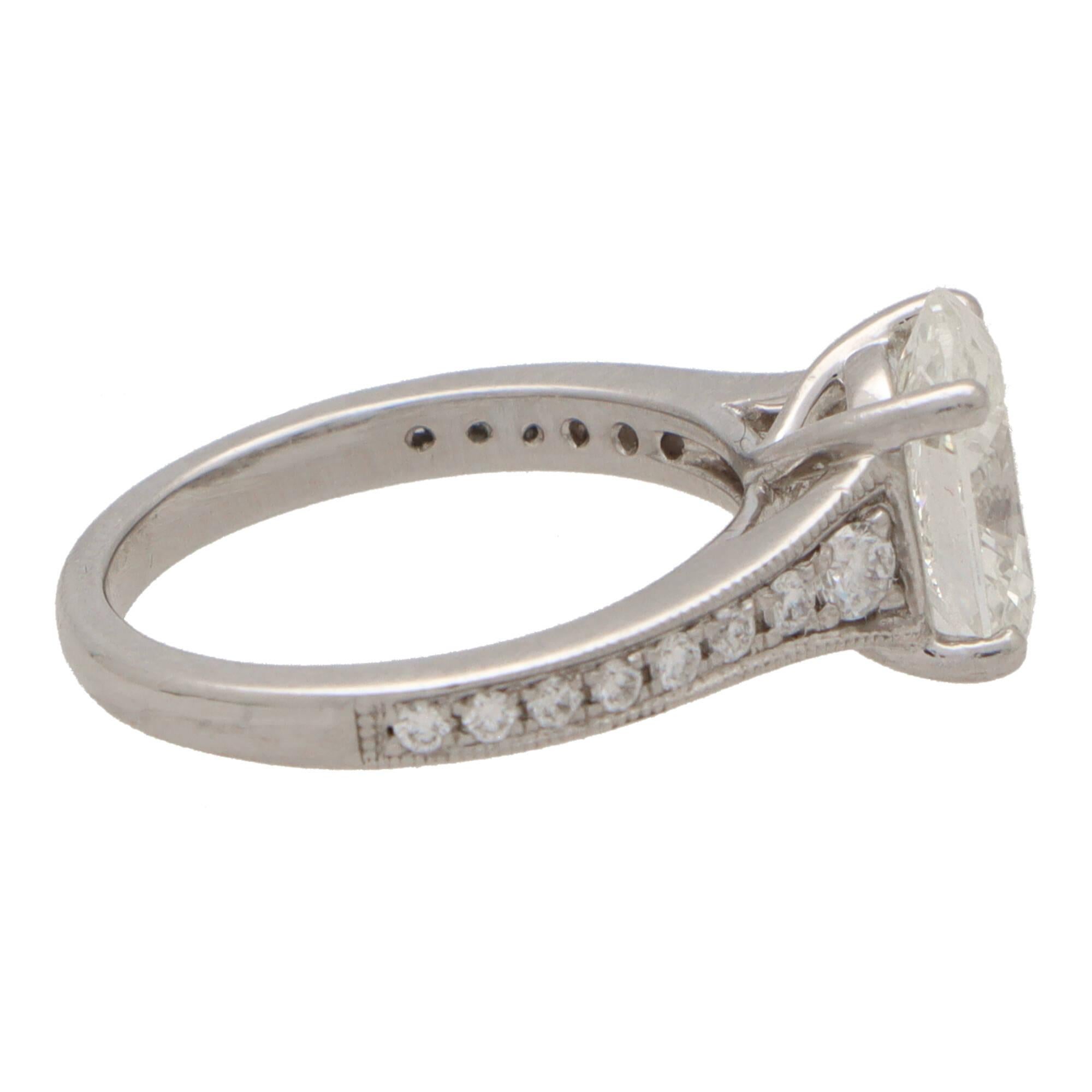 Women's or Men's Vintage GIA Certified 2.01ct Oval Cut Diamond Ring Set in Platinum For Sale