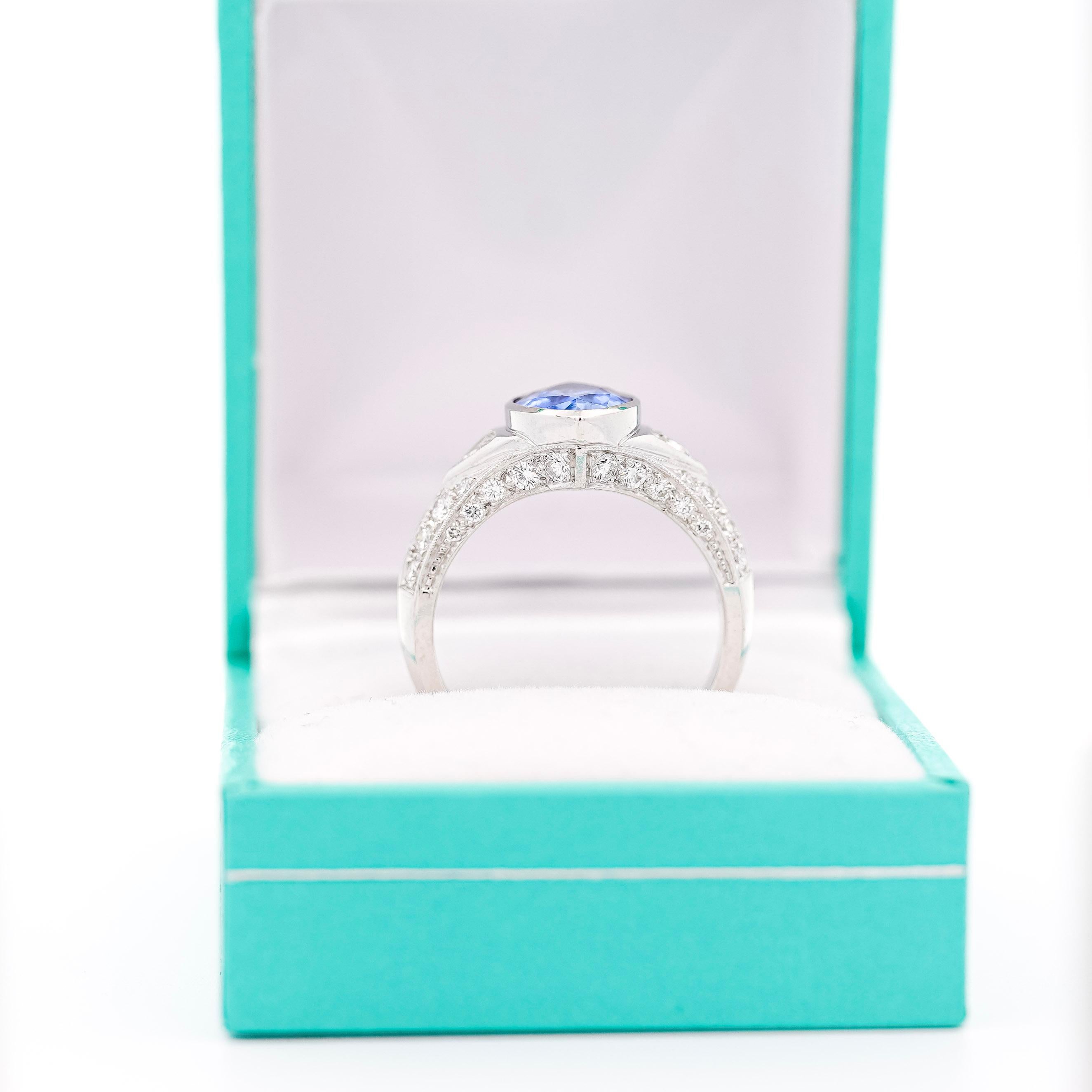 Women's Vintage GIA Certified 4 Carat Ceylon Sapphire & Diamond Platinum Ring For Sale