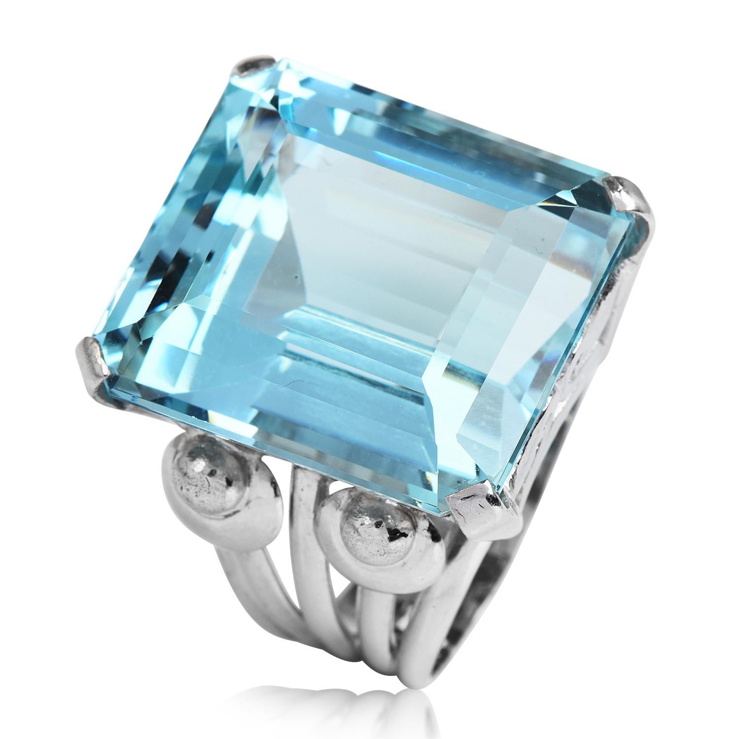Vintage GIA Certified 47.02cts Aquamarine 18K White Gold Cocktail Large Ring For Sale 1