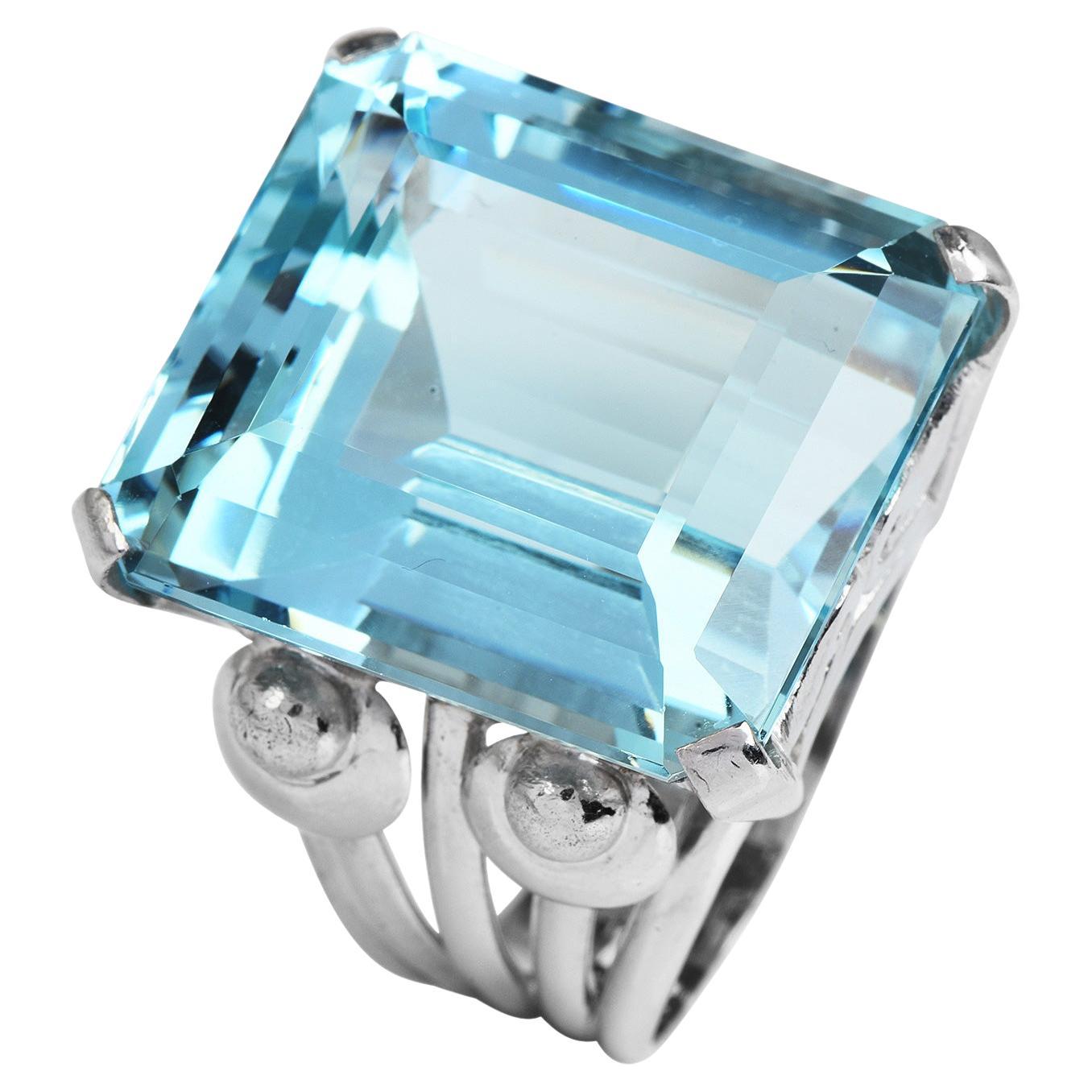 Vintage GIA Certified 47.02cts Aquamarine 18K White Gold Cocktail Large Ring For Sale