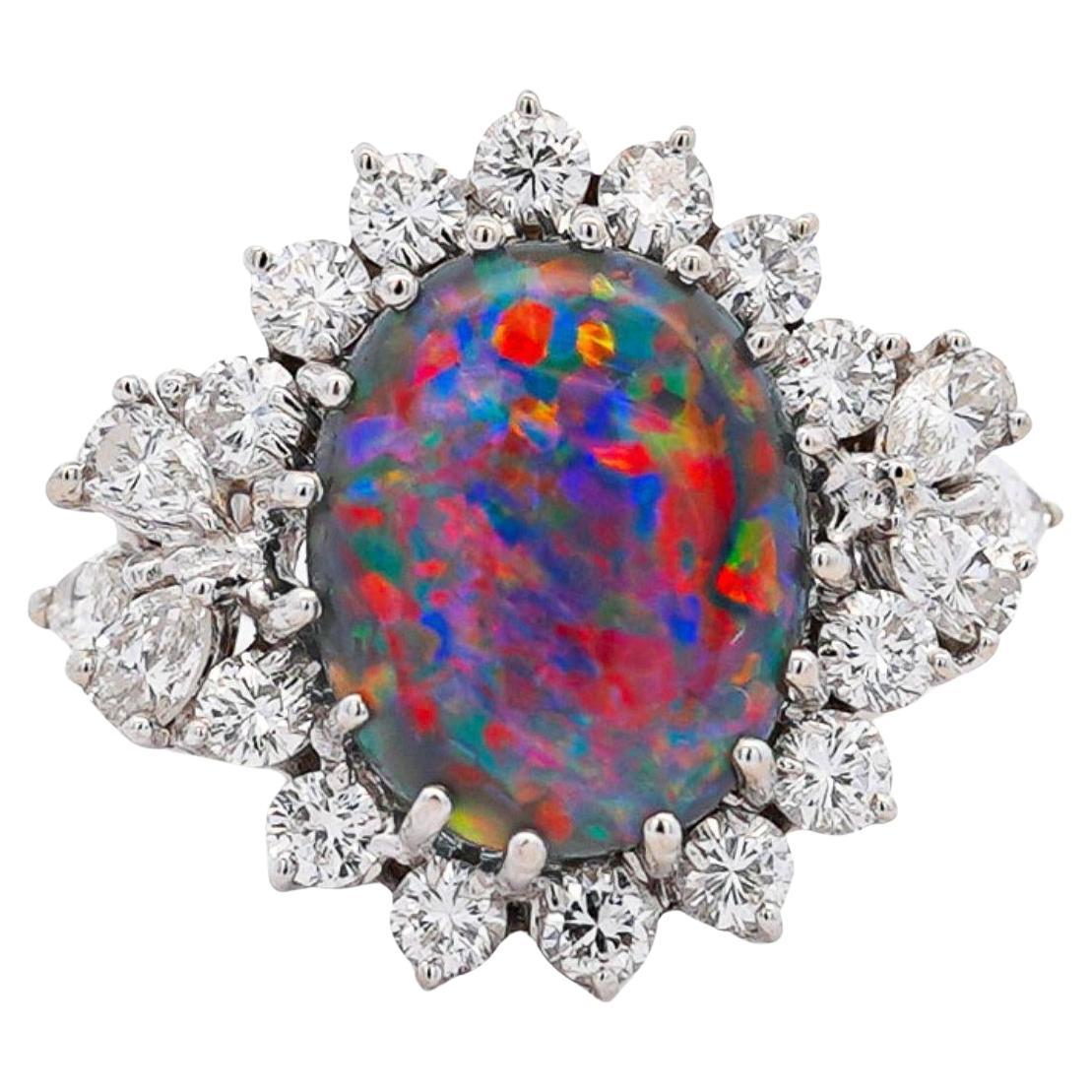 Bague cocktail vintage en or 14 carats avec opale noire certifiée GIA et halo de diamants taille mixte