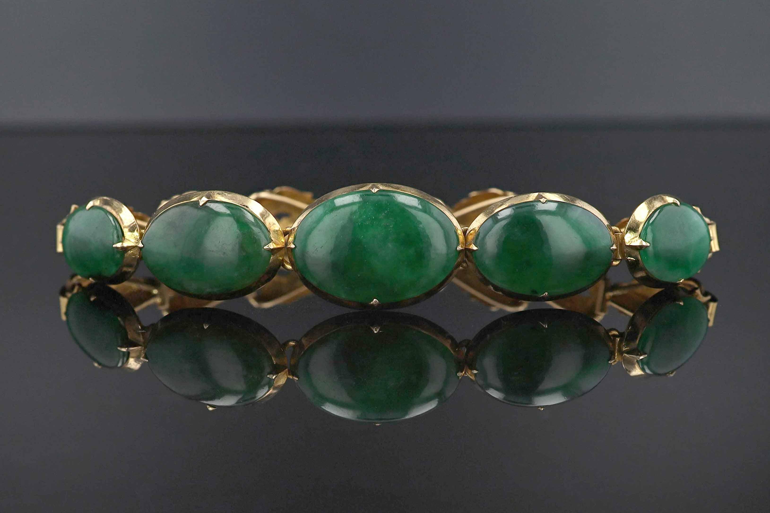 Vintage GIA Certified Natural Type A Jadeite Imperial Jade Bracelet In Good Condition In Santa Barbara, CA