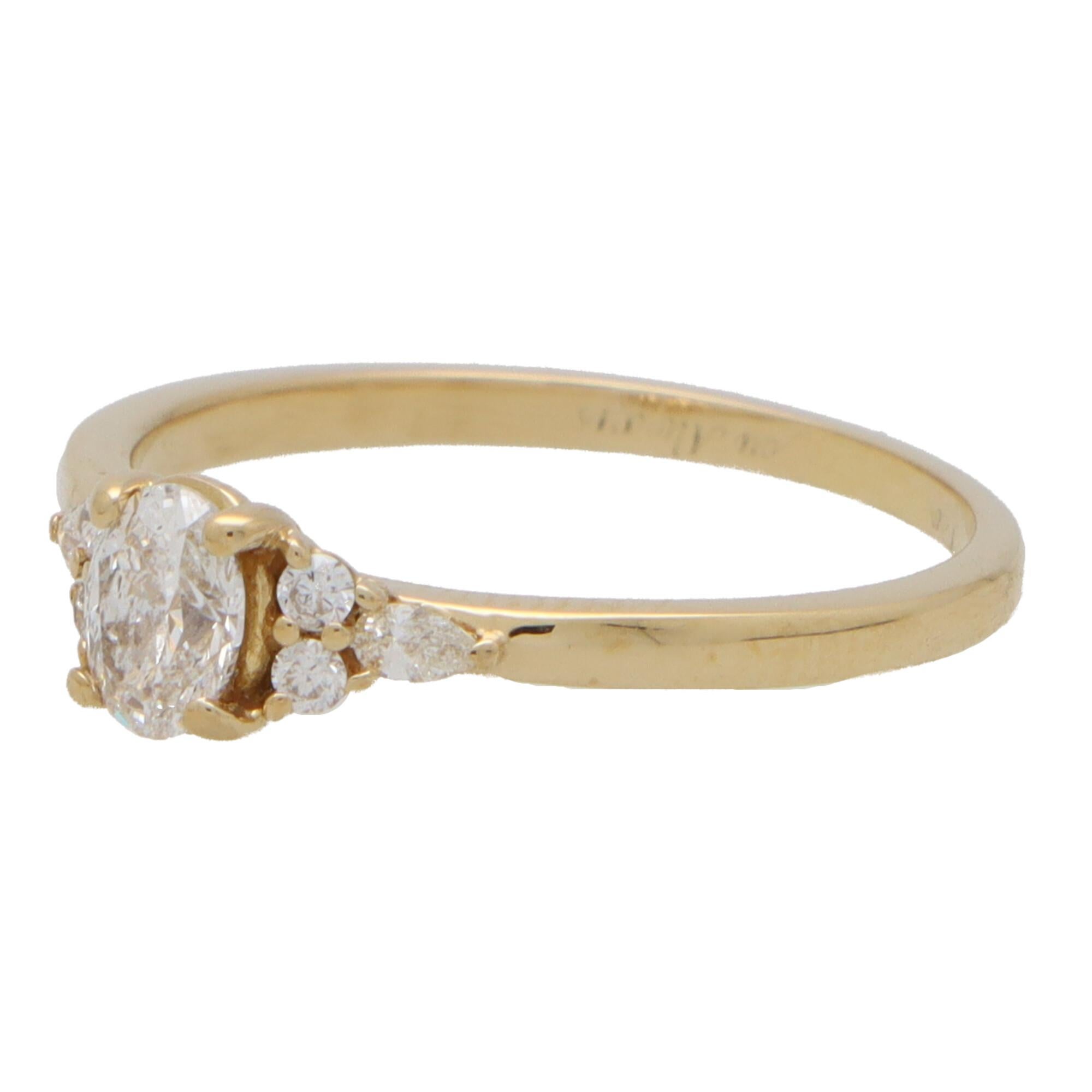 Vintage GIA Certified Oval Cut Diamond Ring Set in 18k Yellow Gold In Excellent Condition In London, GB