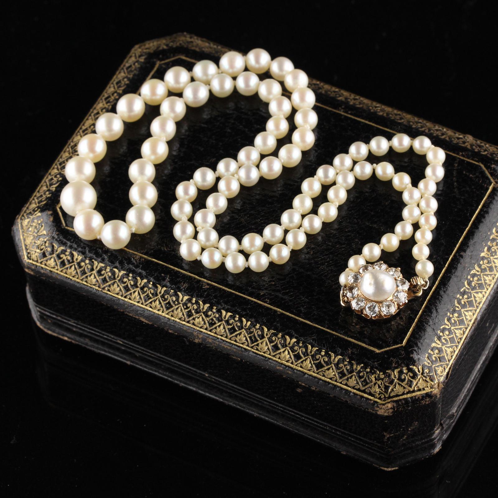 Vintage GIA Certified Pearl Necklace with Diamonds In Good Condition In Addison, TX