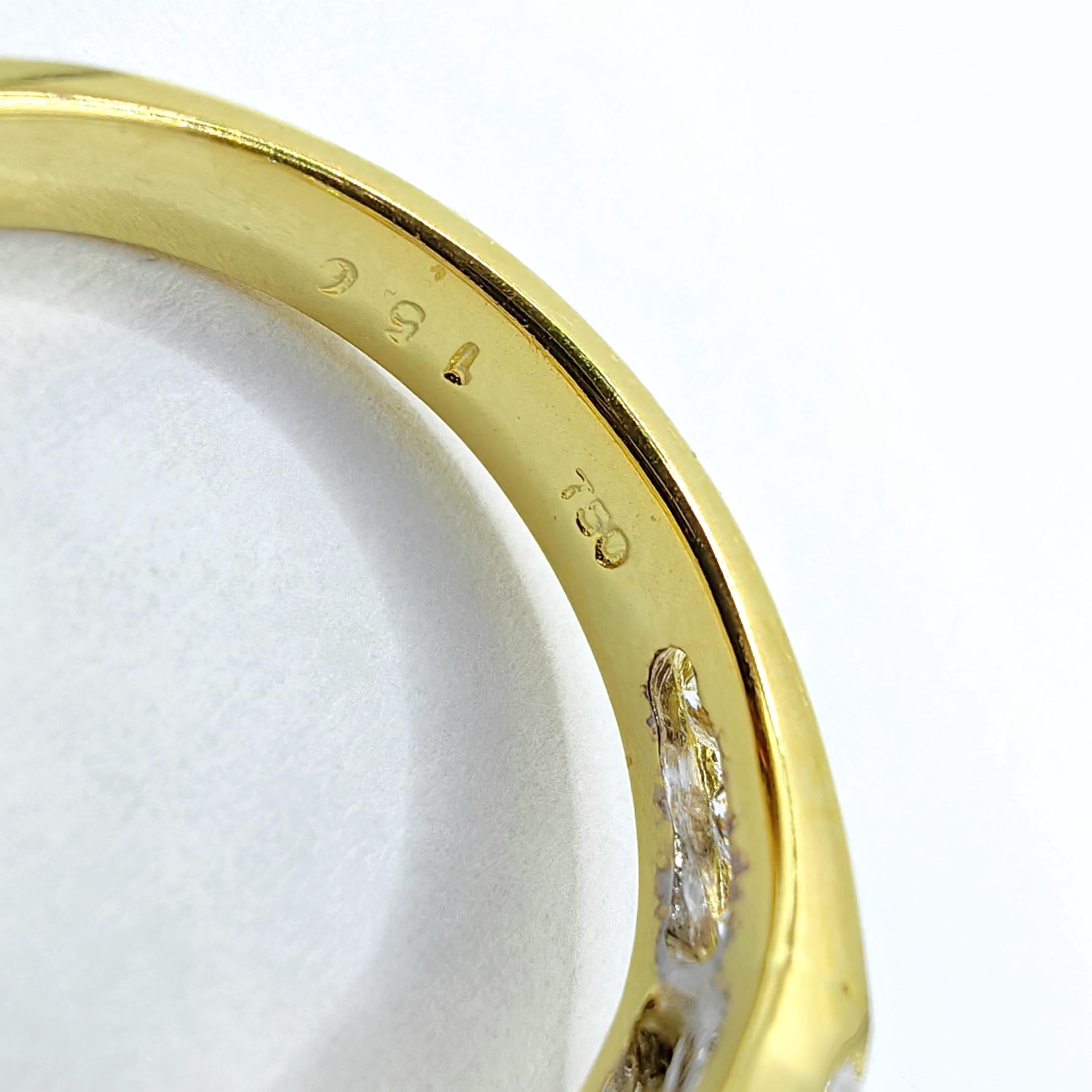 Vintage 80s Art Deco GIA Round & Baguette Cut Diamond 18k Gold Engagement Ring In Excellent Condition For Sale In Wan Chai District, HK