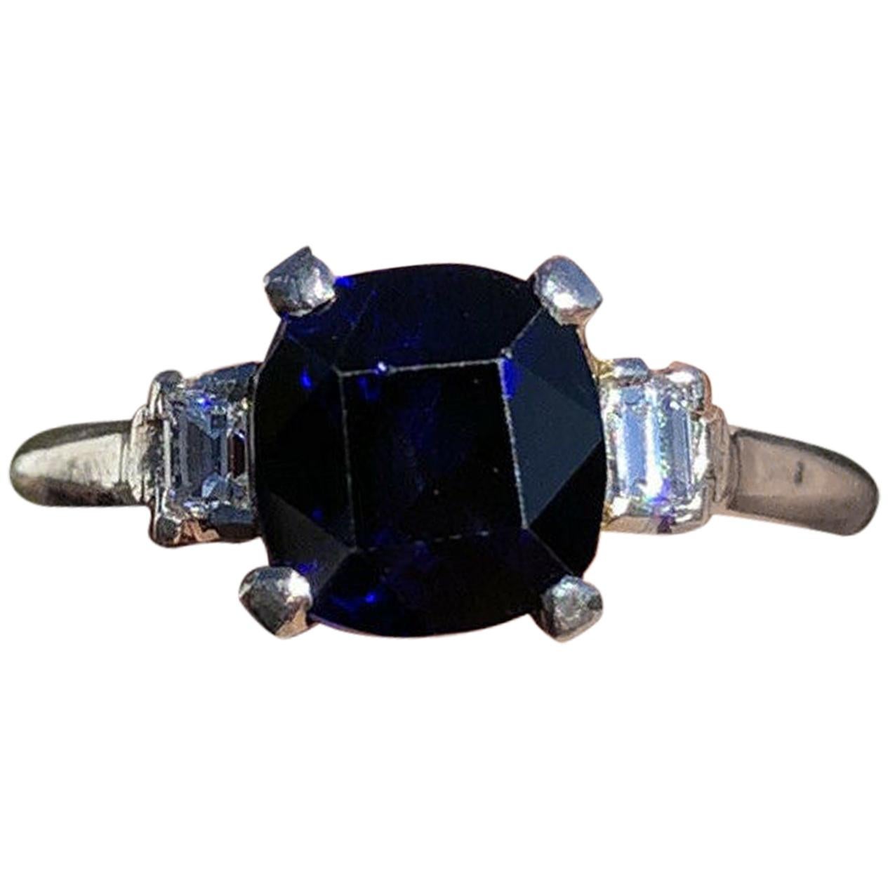 Vintage GIA Ceylon Platinum Natural Sapphire and Diamond Ring 2.47 Carat 3.7g For Sale