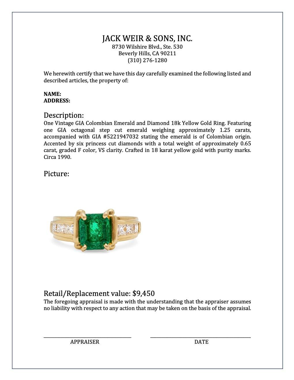 Vintage GIA Colombian Emerald and Diamond 18k Yellow Gold Ring For Sale 3