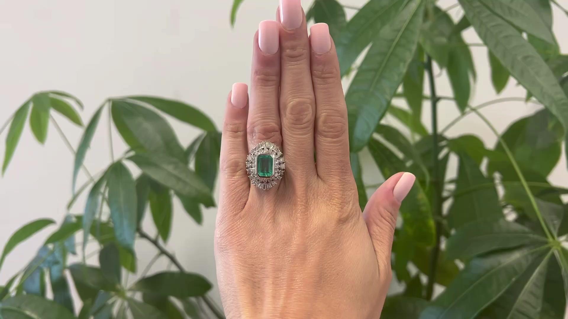 Ein Vintage GIA kolumbianischen Smaragd Diamant 14k Weißgold Cocktail-Ring. Mit einem achteckigen Smaragd im Stufenschliff mit einem Gewicht von ca. 3,00 Karat, begleitet von der GIA-Nummer 5221960156, die besagt, dass der Smaragd aus Kolumbien