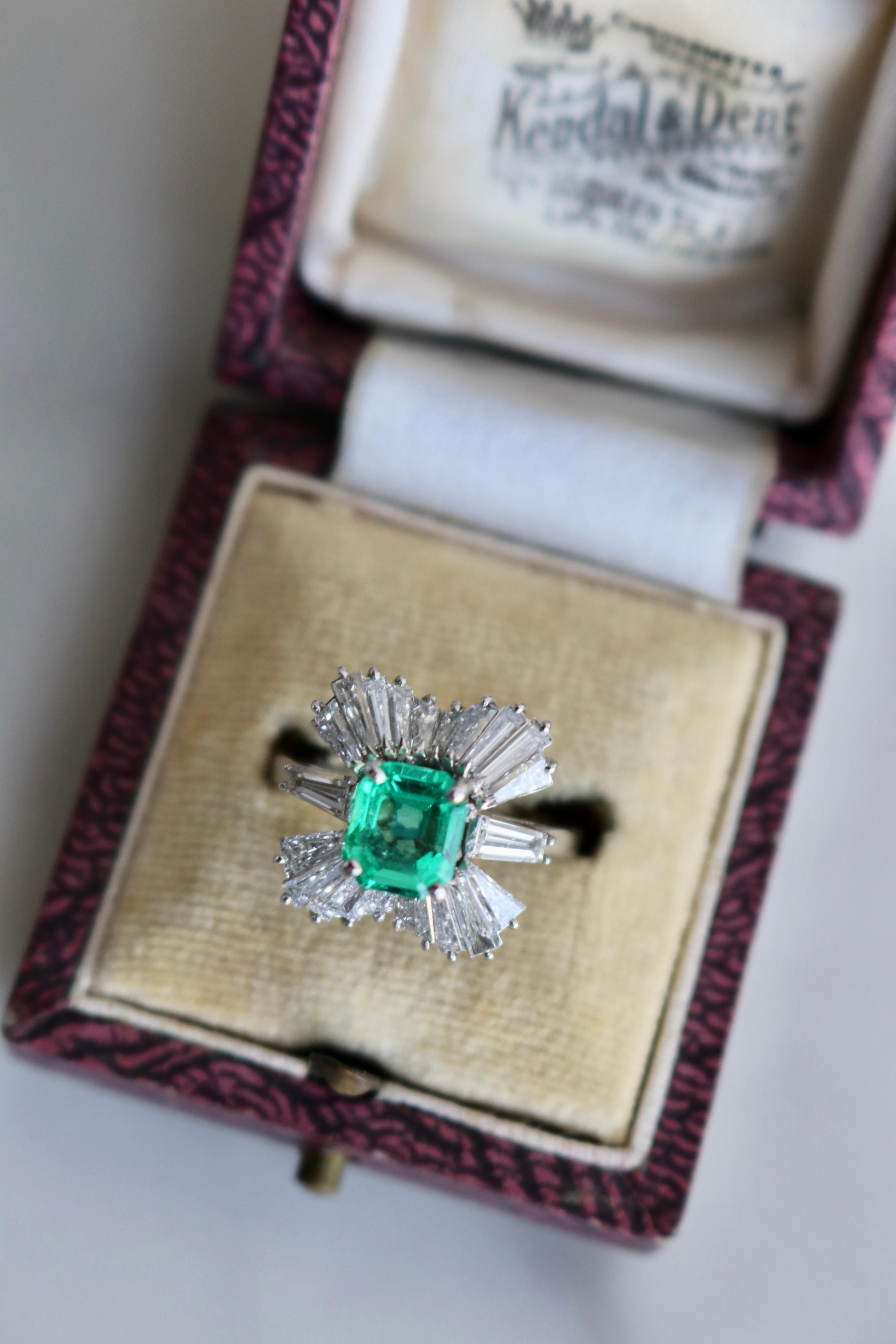 Vintage GIA Colombian Emerald Diamond Platinum Ballerina Cocktail Ring For Sale 1