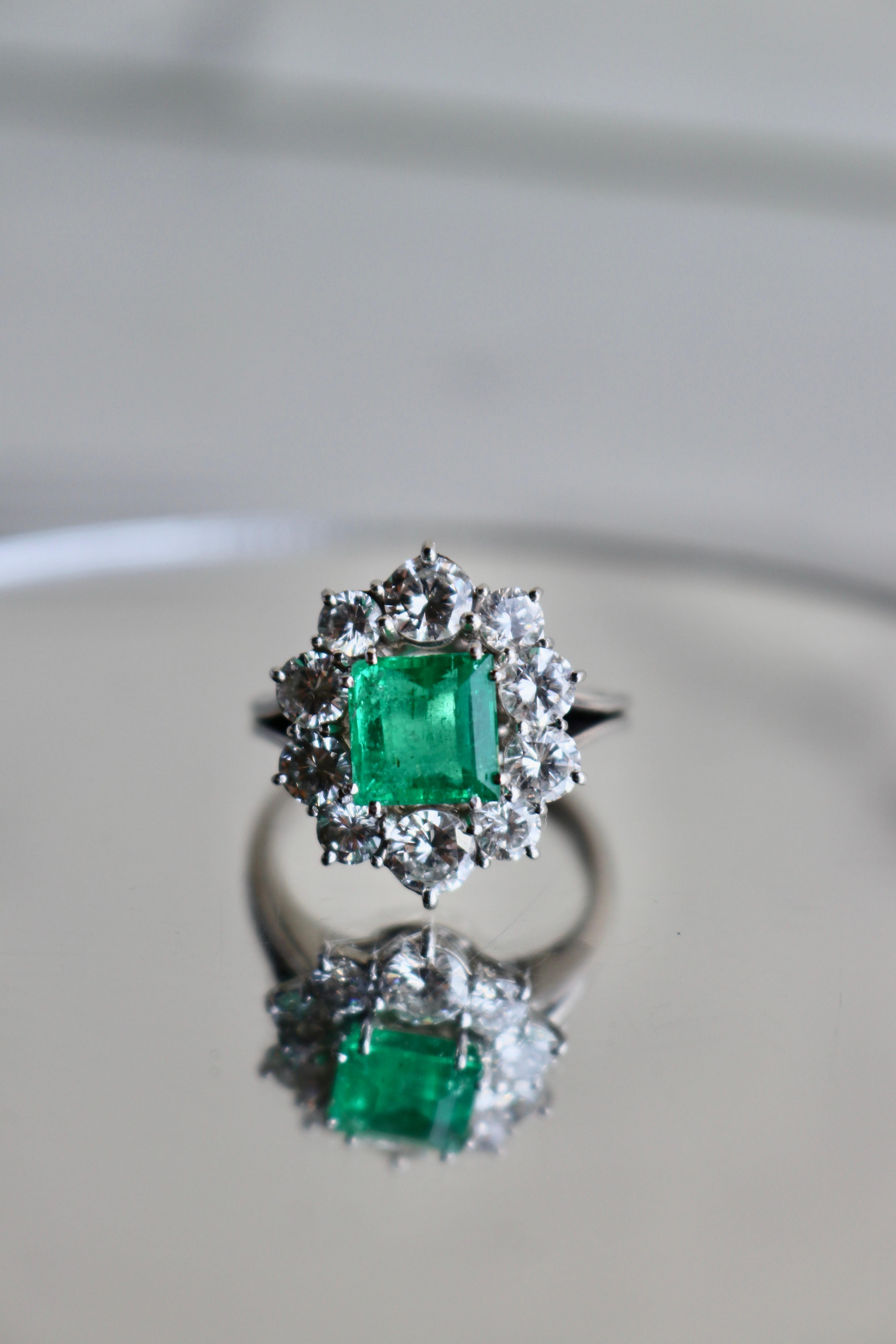 Vintage GIA Colombian Emerald Diamond Platinum Cluster Ring For Sale 1