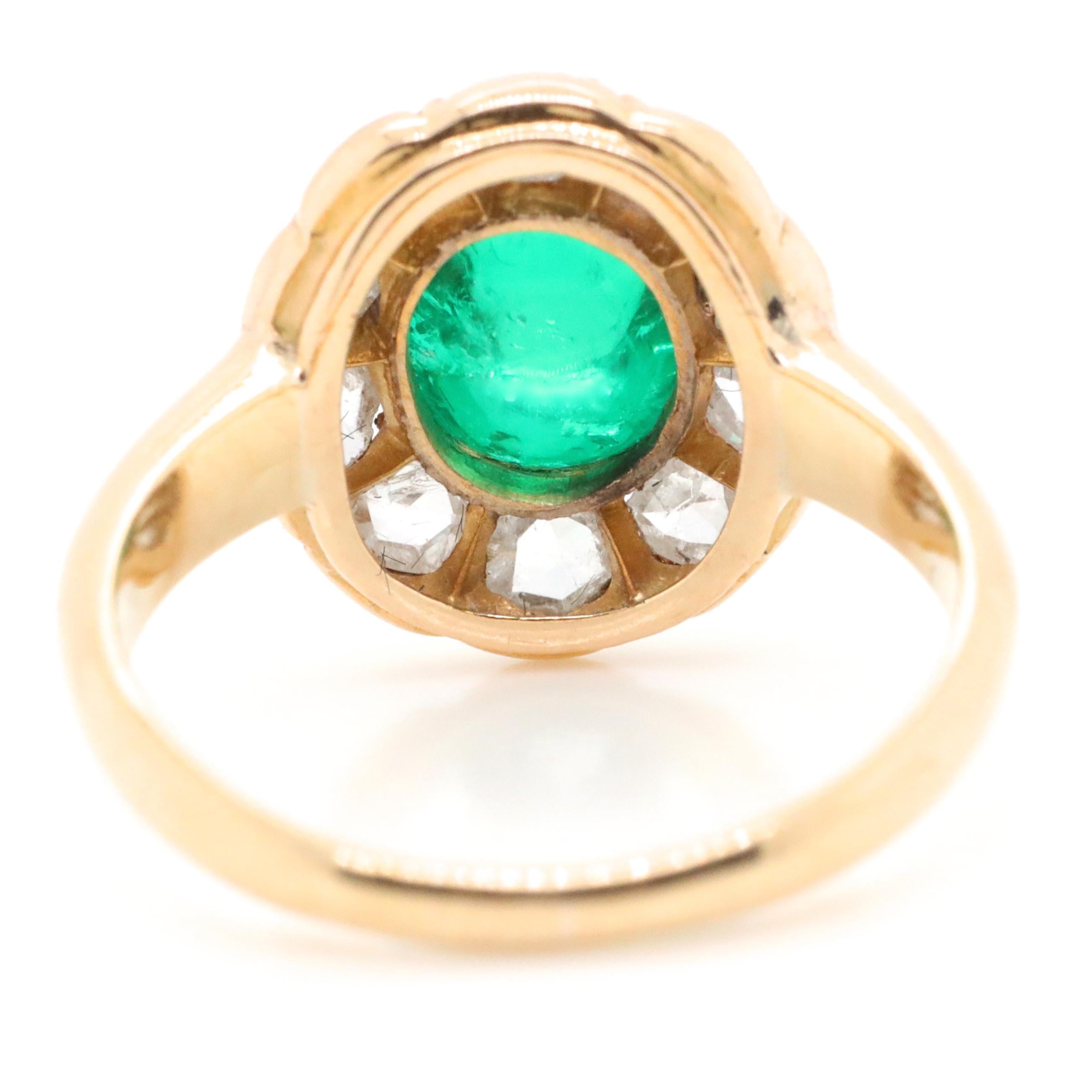 Vintage GIA Columbian Emerald 18 Karat Gold Cluster Ring In Excellent Condition In Beverly Hills, CA