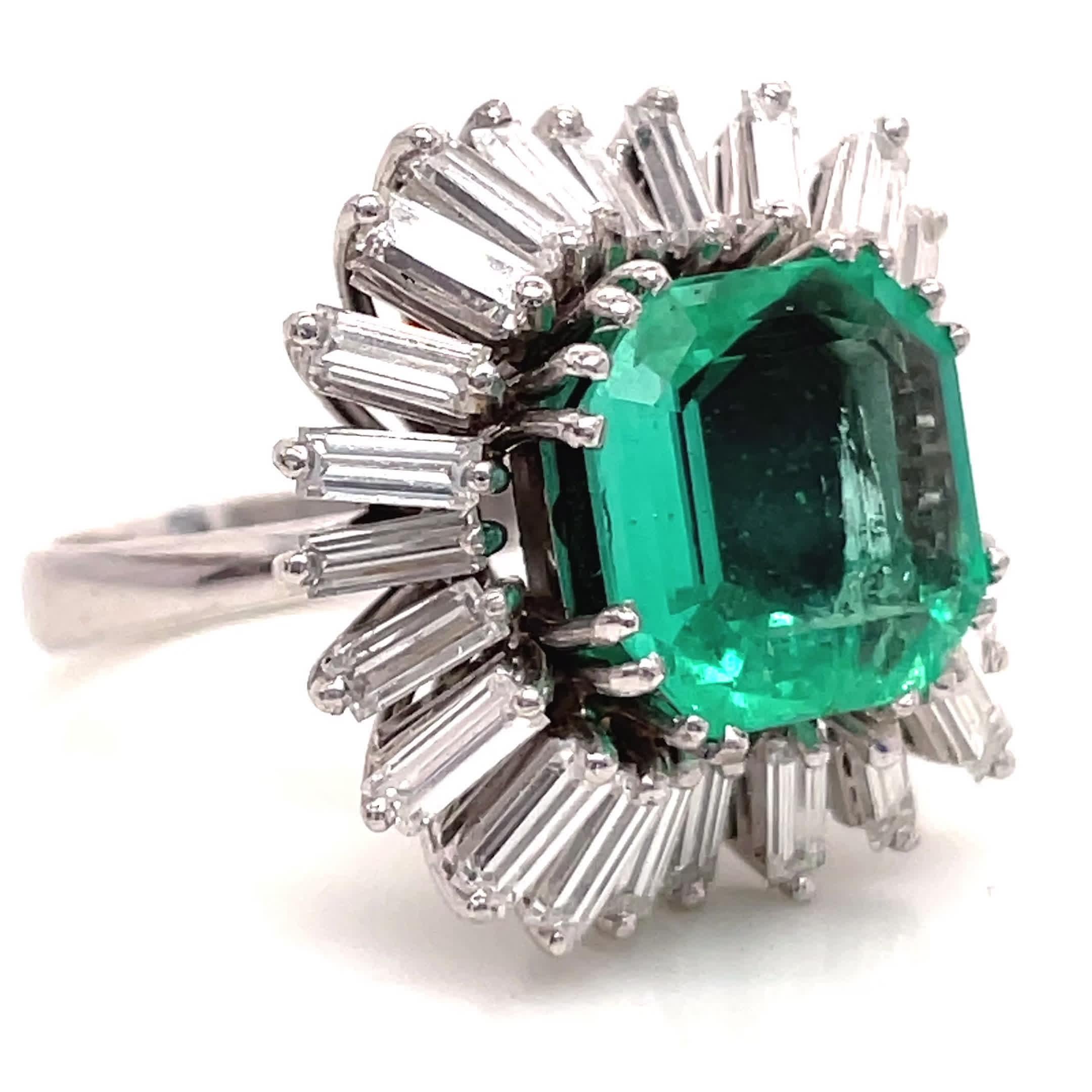 Vintage GIA Columbian Step Cut Emerald Diamond Platinum Ballerina Cluster Ring In Excellent Condition In Beverly Hills, CA