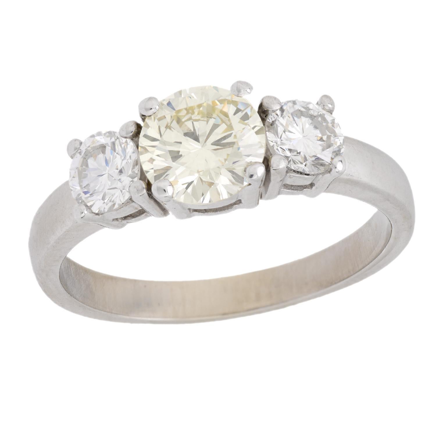 Anillo de compromiso vintage GIA de oro blanco de 14 quilates con tres piedras