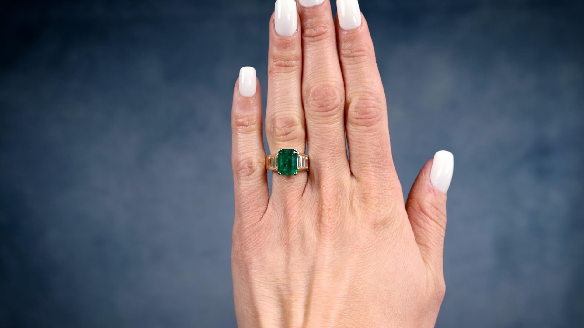 Vintage GIA Emerald and Diamond 18k Yellow Gold Ring For Sale at 1stDibs