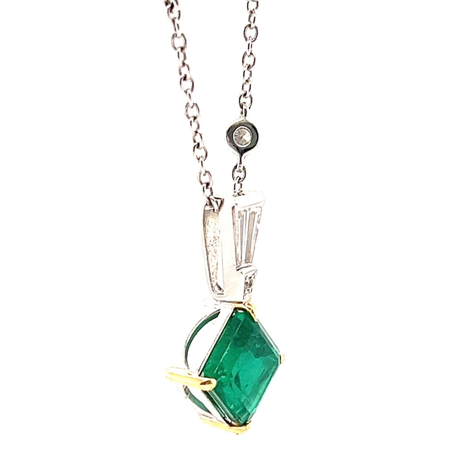 Vintage GIA Emerald Diamond 18 Karat White Gold Pendant Necklace In Excellent Condition In Beverly Hills, CA