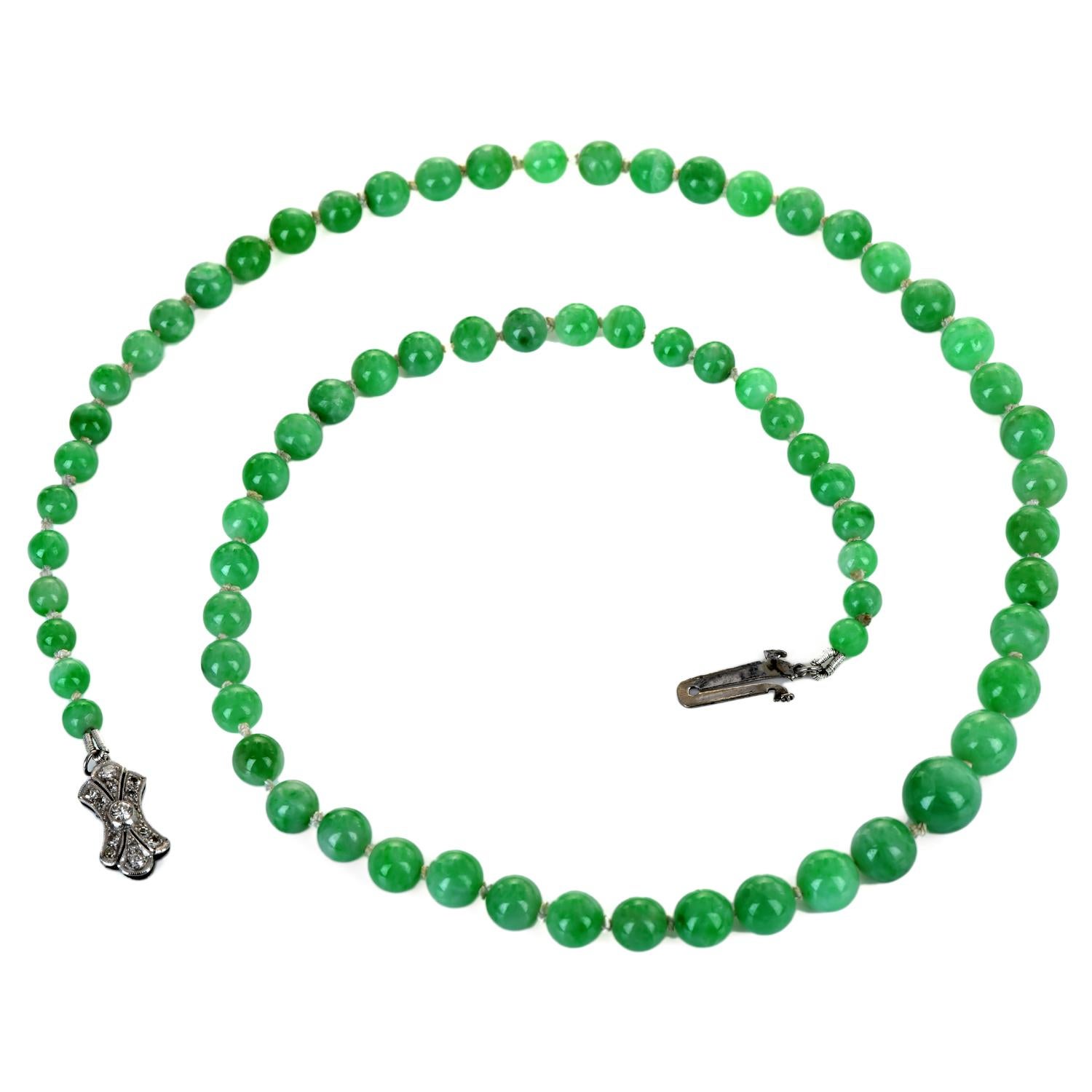 Platin-Halskette, GIA natürliche Farbe Jade Perlen Diamant Platin (Art déco) im Angebot