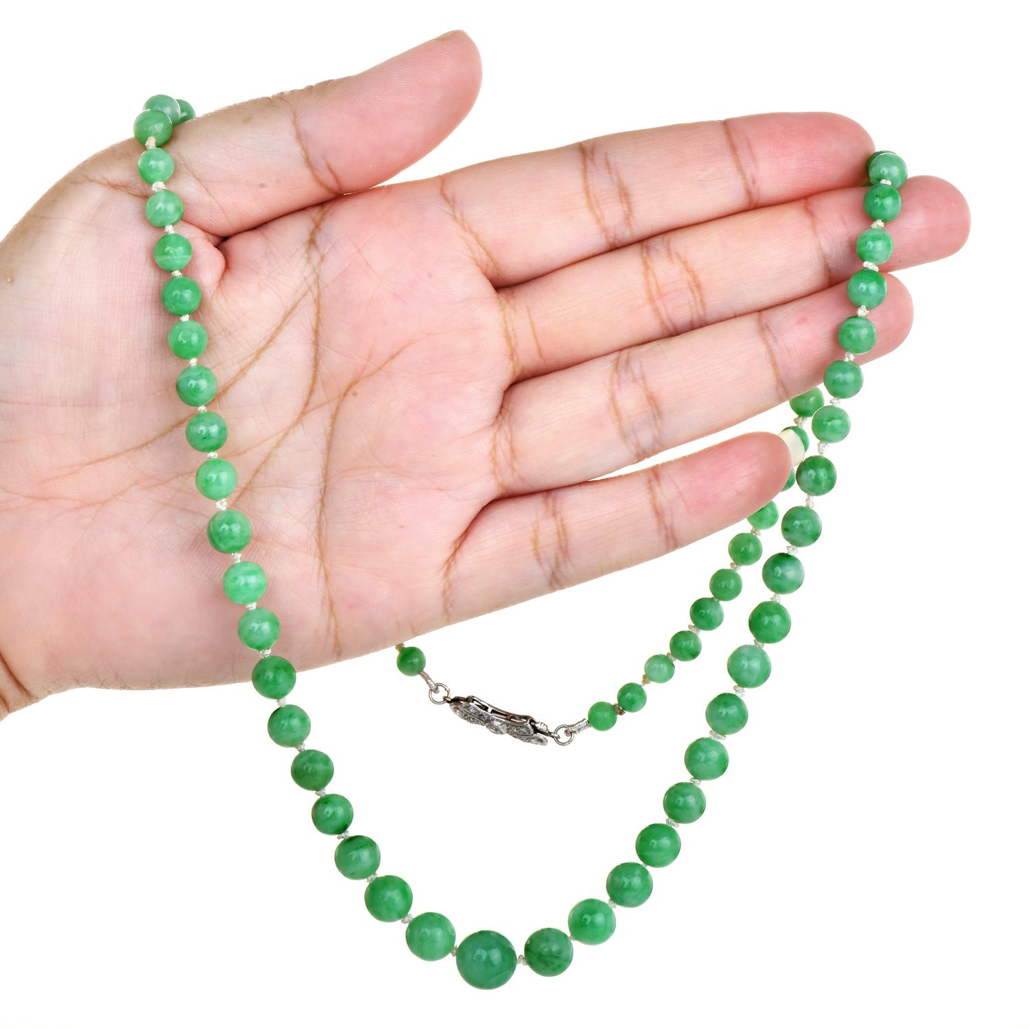 Platin-Halskette, GIA natürliche Farbe Jade Perlen Diamant Platin für Damen oder Herren im Angebot