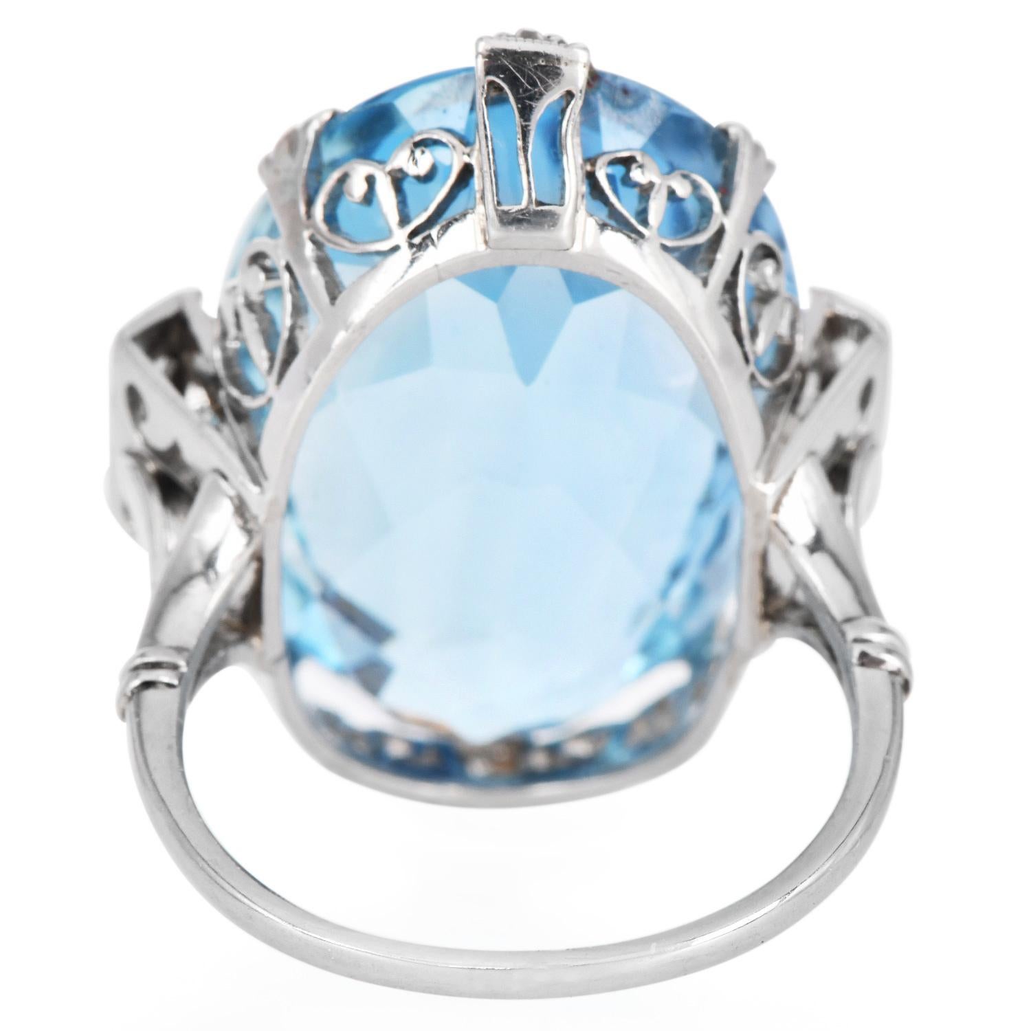 Vintage GIA Ocean Blue 16.83cts Aquamarine Diamond Gold Cocktail Ring For Sale 1