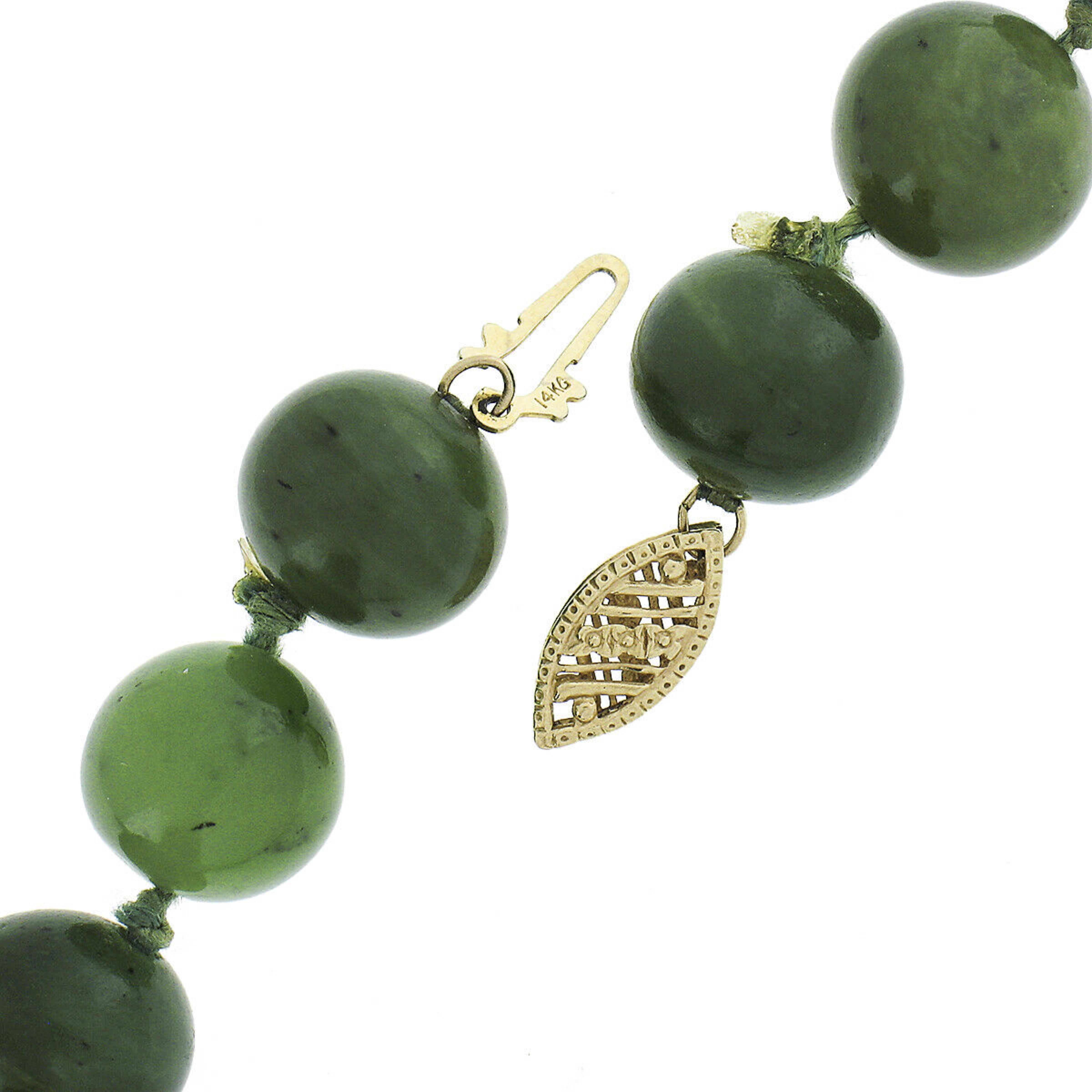 Halskette mit 14 Karat Goldverschluss, GIA, runder Perlen-Nephrit-Jade-Rand 2