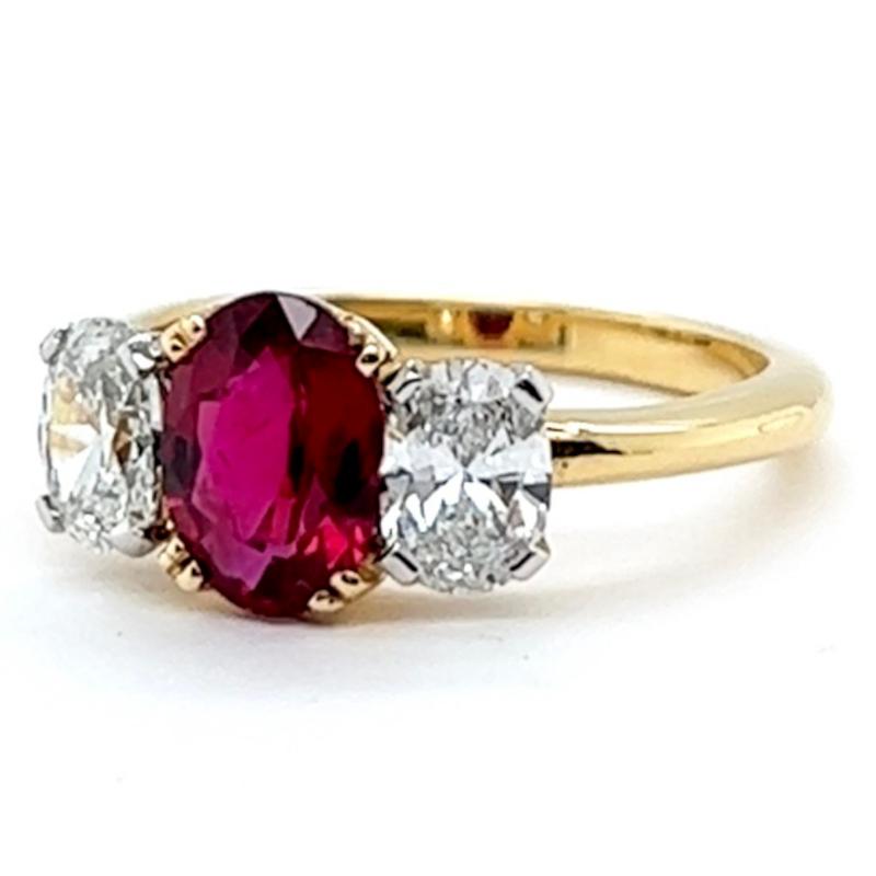 Women's or Men's Vintage GIA Ruby Diamond 18 Karat Yellow Gold Three Stone Ring