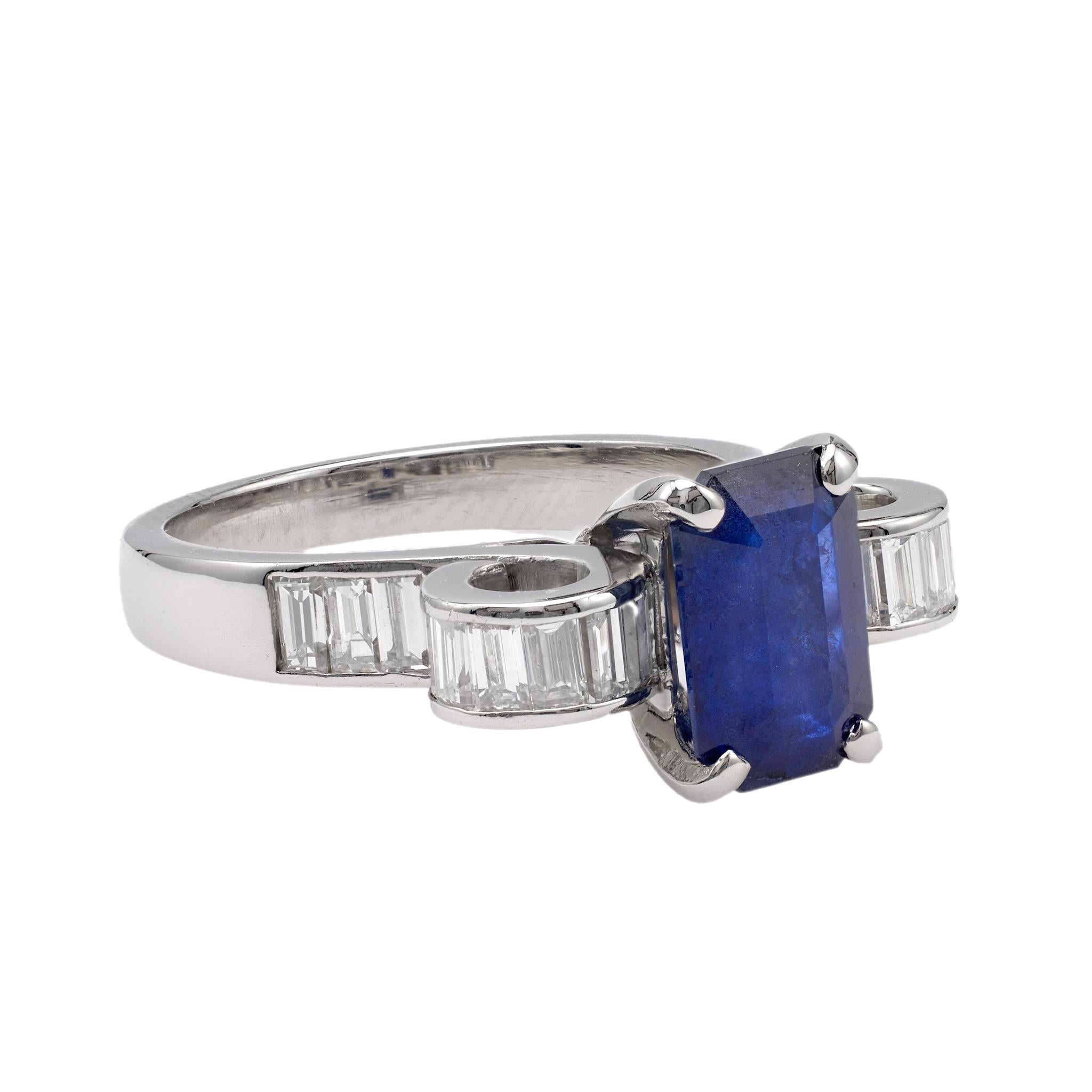 Women's or Men's Vintage GIA Sapphire Diamond Platinum Ring For Sale