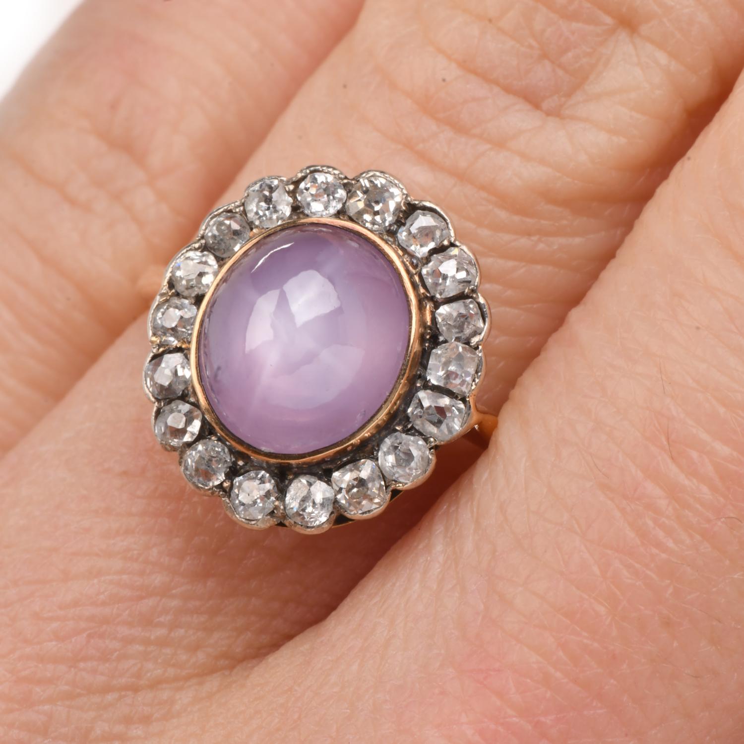 Vintage GIA Star Sapphire 6.00cts Diamond 18K Gold Halo Ring For Sale 1