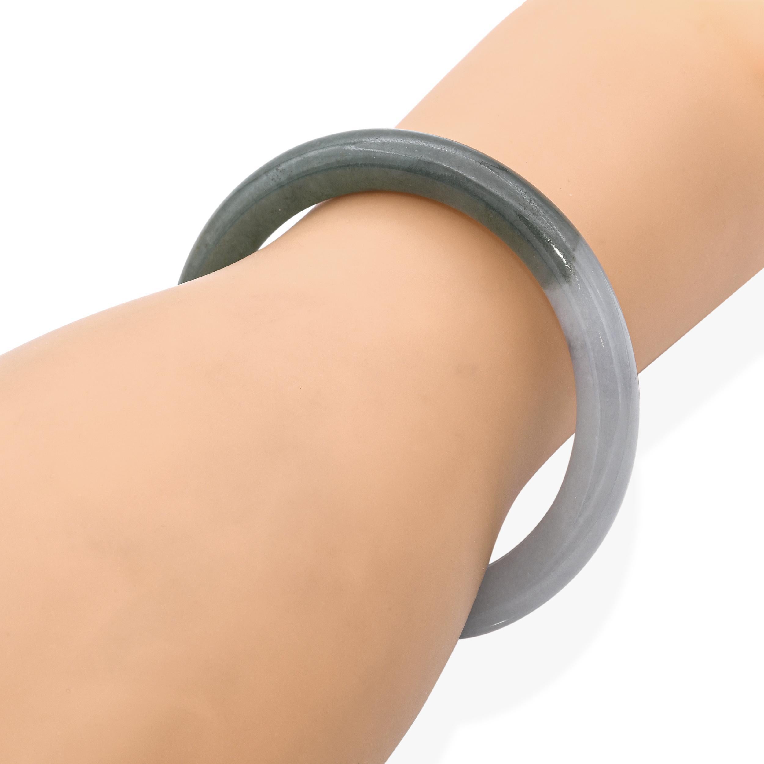 Round Cut Vintage GIA Type A Jade Green/Gray Bangle Bracelet For Sale