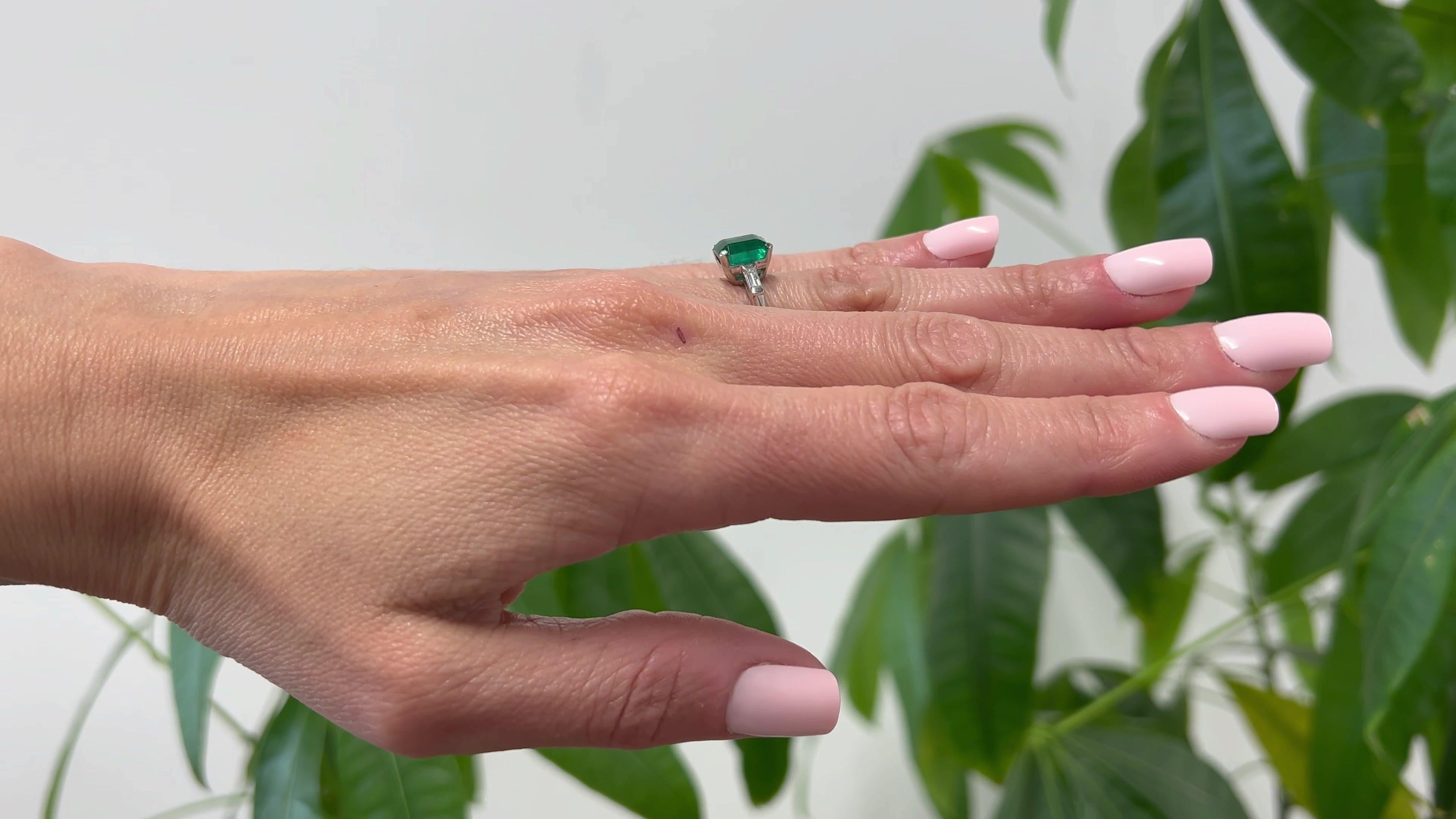 Vintage GIA Zambian Emerald and Diamond Platinum Ring In Good Condition For Sale In Beverly Hills, CA