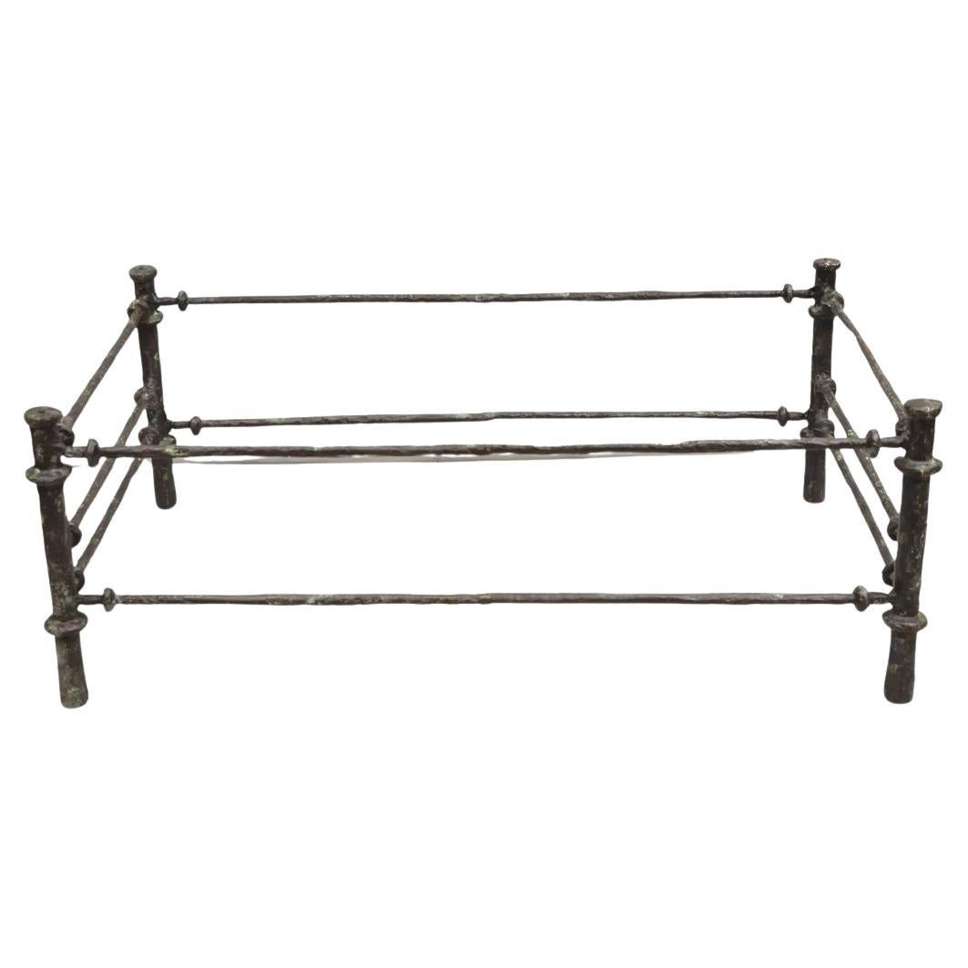 Base de mesa de centro rectangular de metal patinado estilo Brutalista Vintage Giacometti