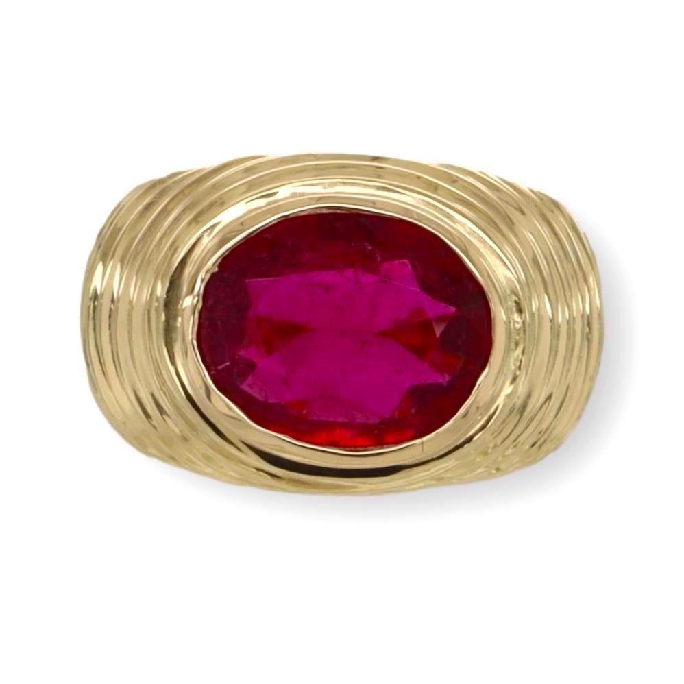 Vintage Giancarlo 14K Yellow Gold Oval Pink Tourmaline Ring In Good Condition In New York, NY