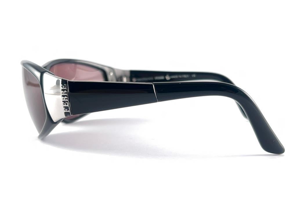 Women's or Men's Vintage Gianfranco Ferre Gff 310 Black & Silver Details Made In Italy Sunglasses For Sale