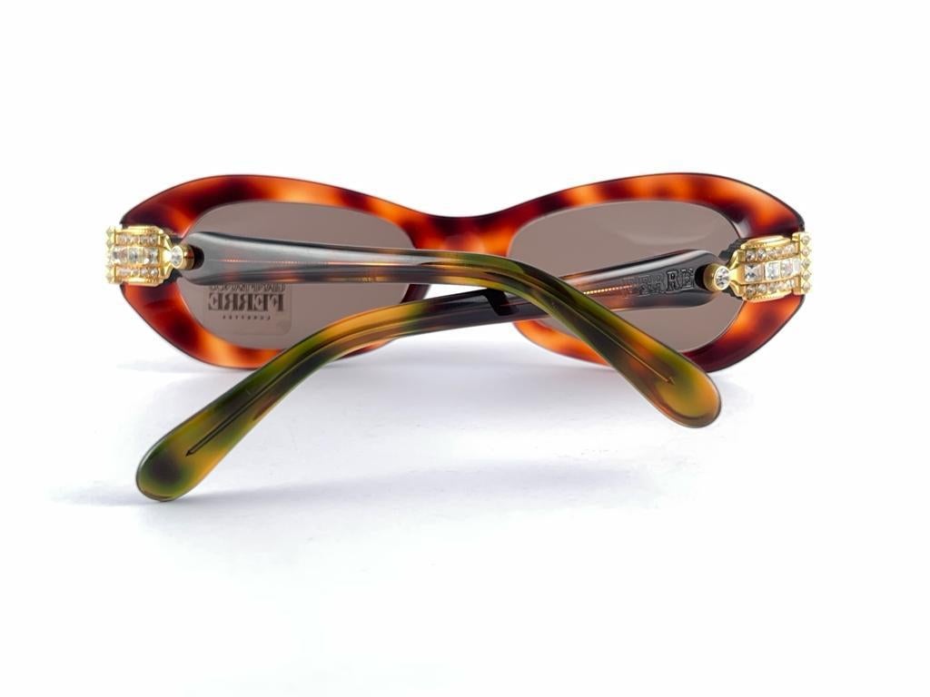 Vintage Gianfranco Ferre Gff 377 Oval Tortoise & Rhinestones Gold Sunglasses For Sale 6
