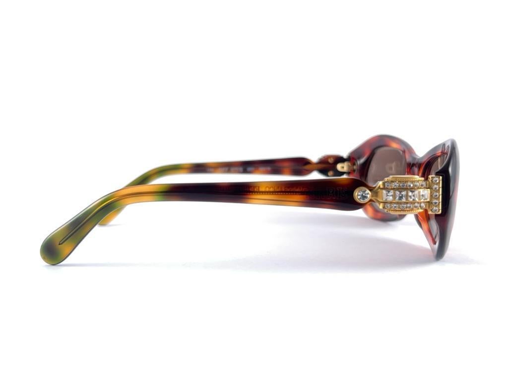 Women's or Men's Vintage Gianfranco Ferre Gff 377 Oval Tortoise & Rhinestones Gold Sunglasses For Sale