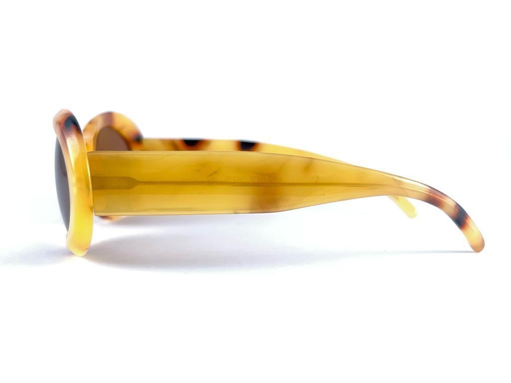Gray Vintage Gianfranco Ferre Gff 387 Oval Yellow Tortoise Sunglasses 1990'S Italy For Sale