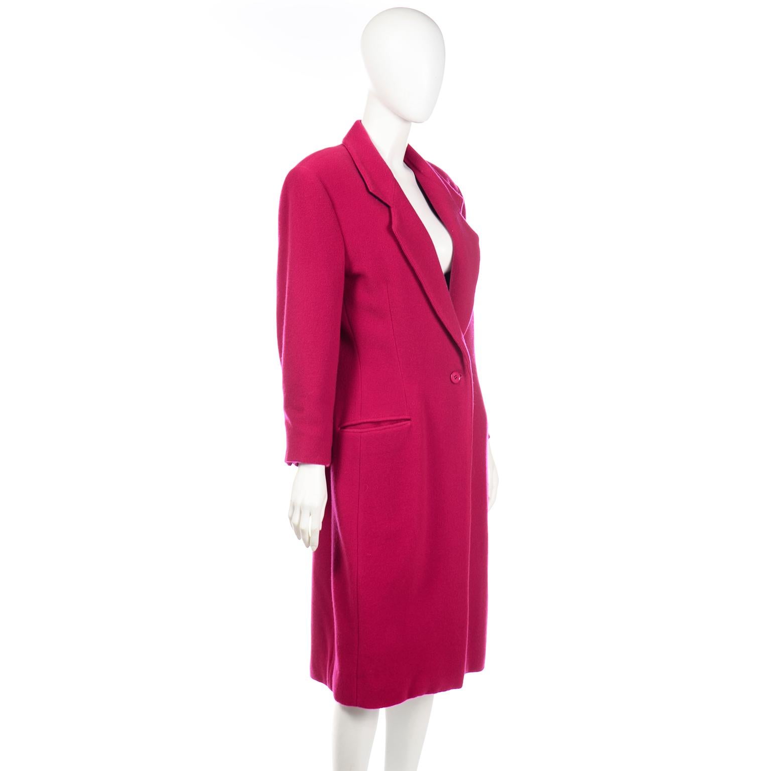Manteau vintage Gianfranco Ferre rouge framboise laine cachemire mélangée Excellent état - En vente à Portland, OR