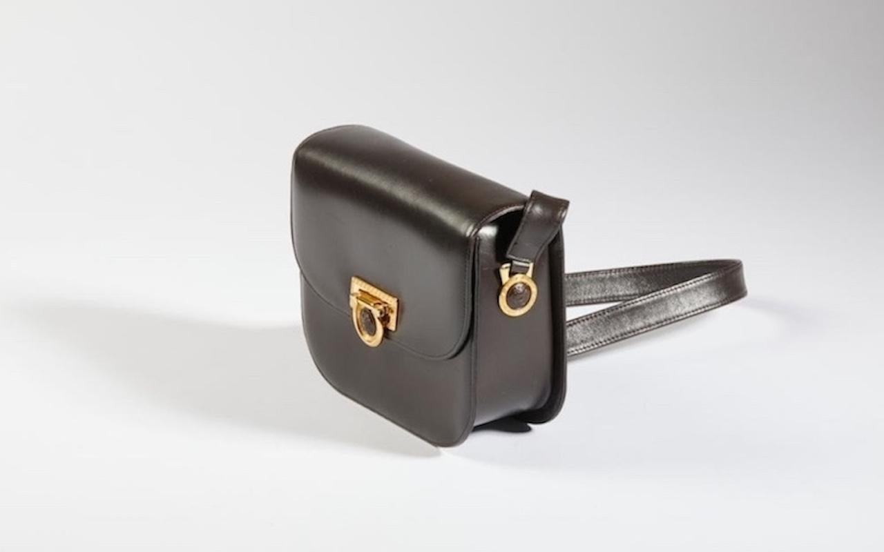 Gianna Versace Vintage Leder-Umhängetasche im Zustand „Gut“ im Angebot in Brisbane, QLD