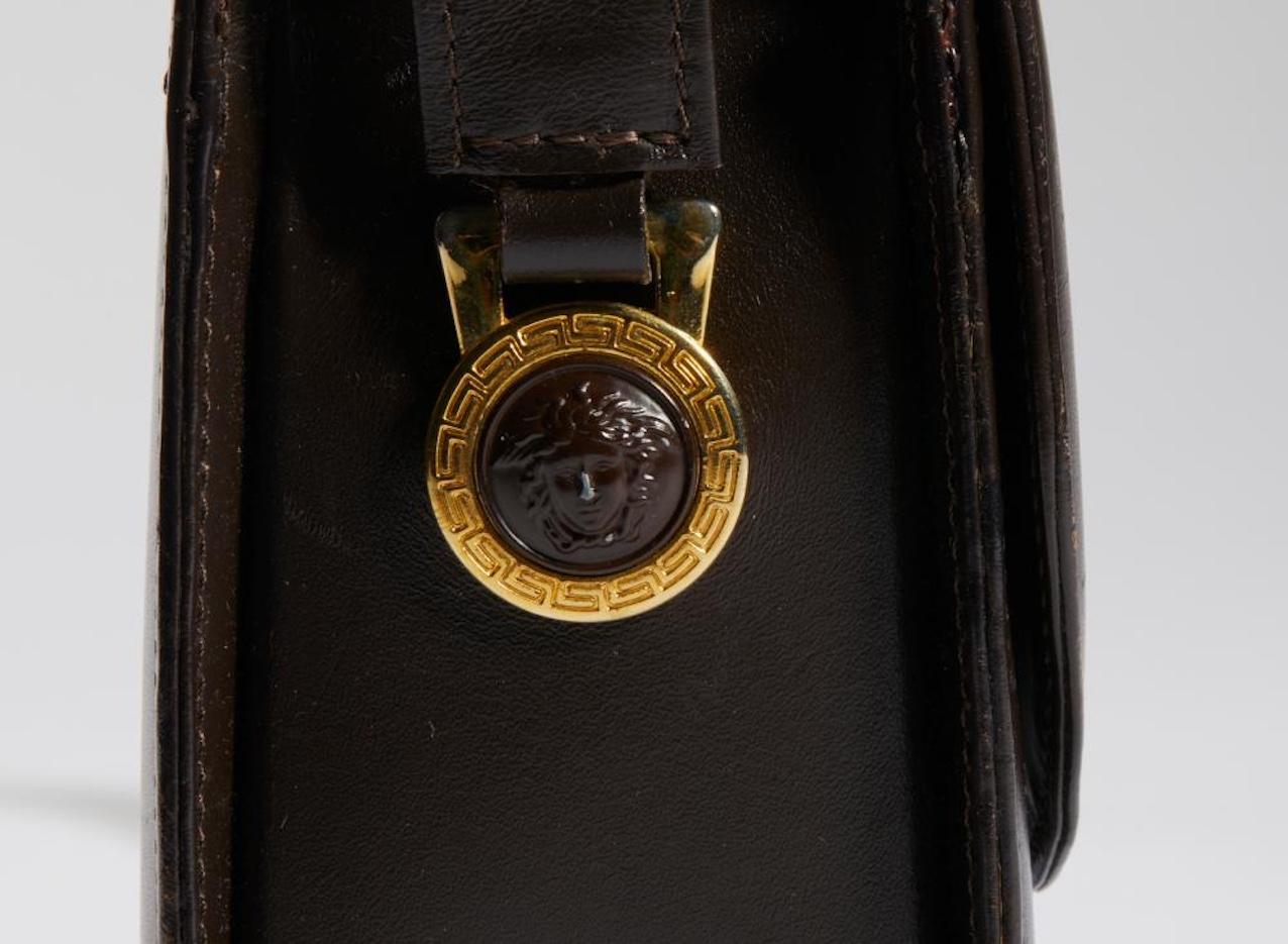 Gianna Versace Vintage Leder-Umhängetasche im Angebot 2